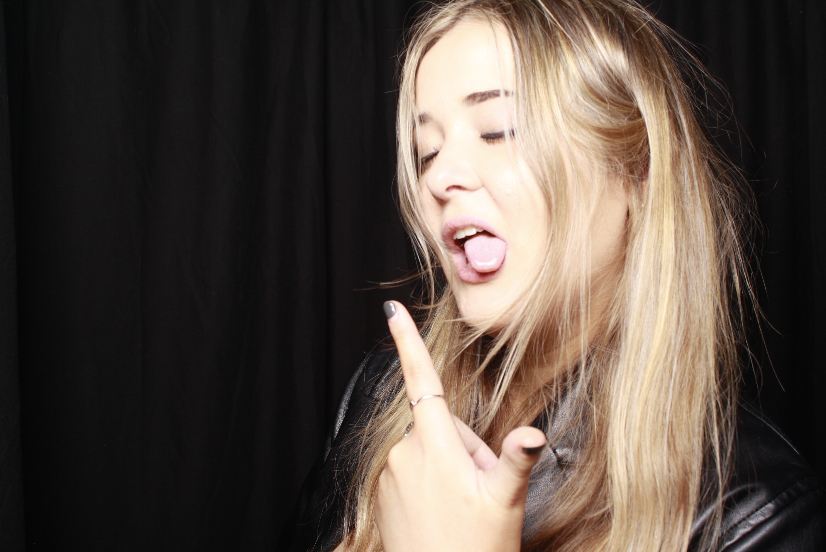 Nicole's 21st... 2022 | View more photos from the event at wgtngallery.classicphotobooths.co.nz/u/wgtncpbgallery/Nicoles-21st-2022