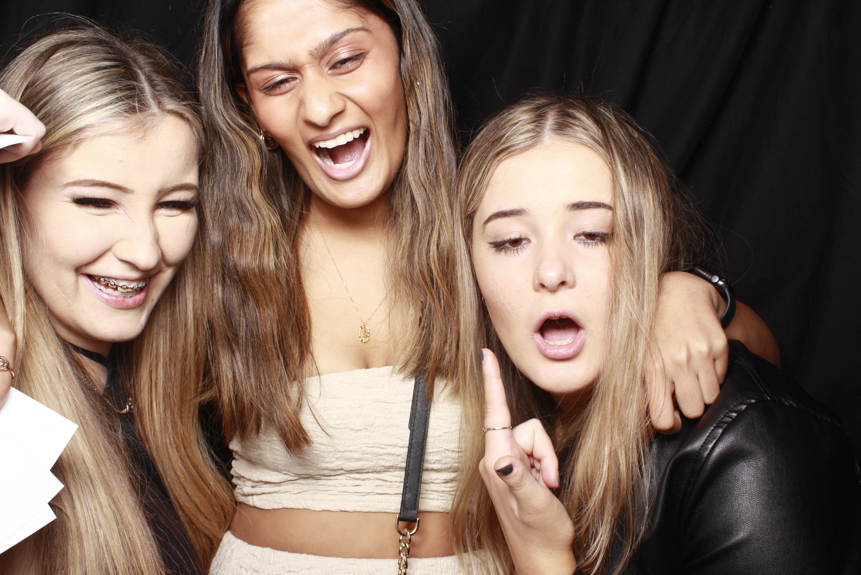 Nicole's 21st... 2022 | View more photos from the event at wgtngallery.classicphotobooths.co.nz/u/wgtncpbgallery/Nicoles-21st-2022