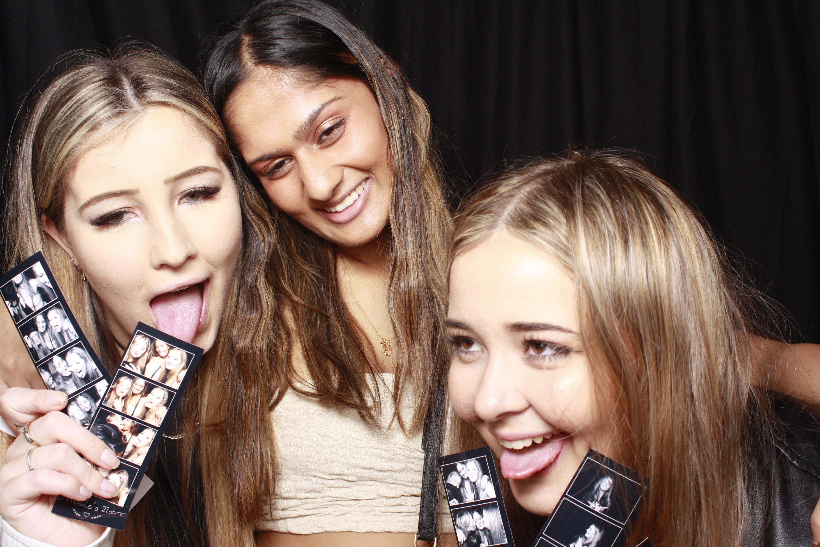 Nicole's 21st... 2022 | View more photos from the event at wgtngallery.classicphotobooths.co.nz/u/wgtncpbgallery/Nicoles-21st-2022