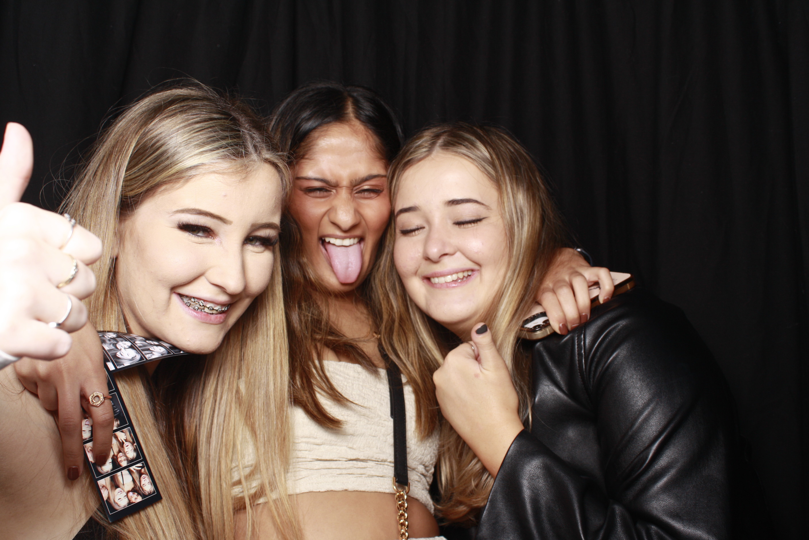 Nicole's 21st... 2022 | View more photos from the event at wgtngallery.classicphotobooths.co.nz/u/wgtncpbgallery/Nicoles-21st-2022