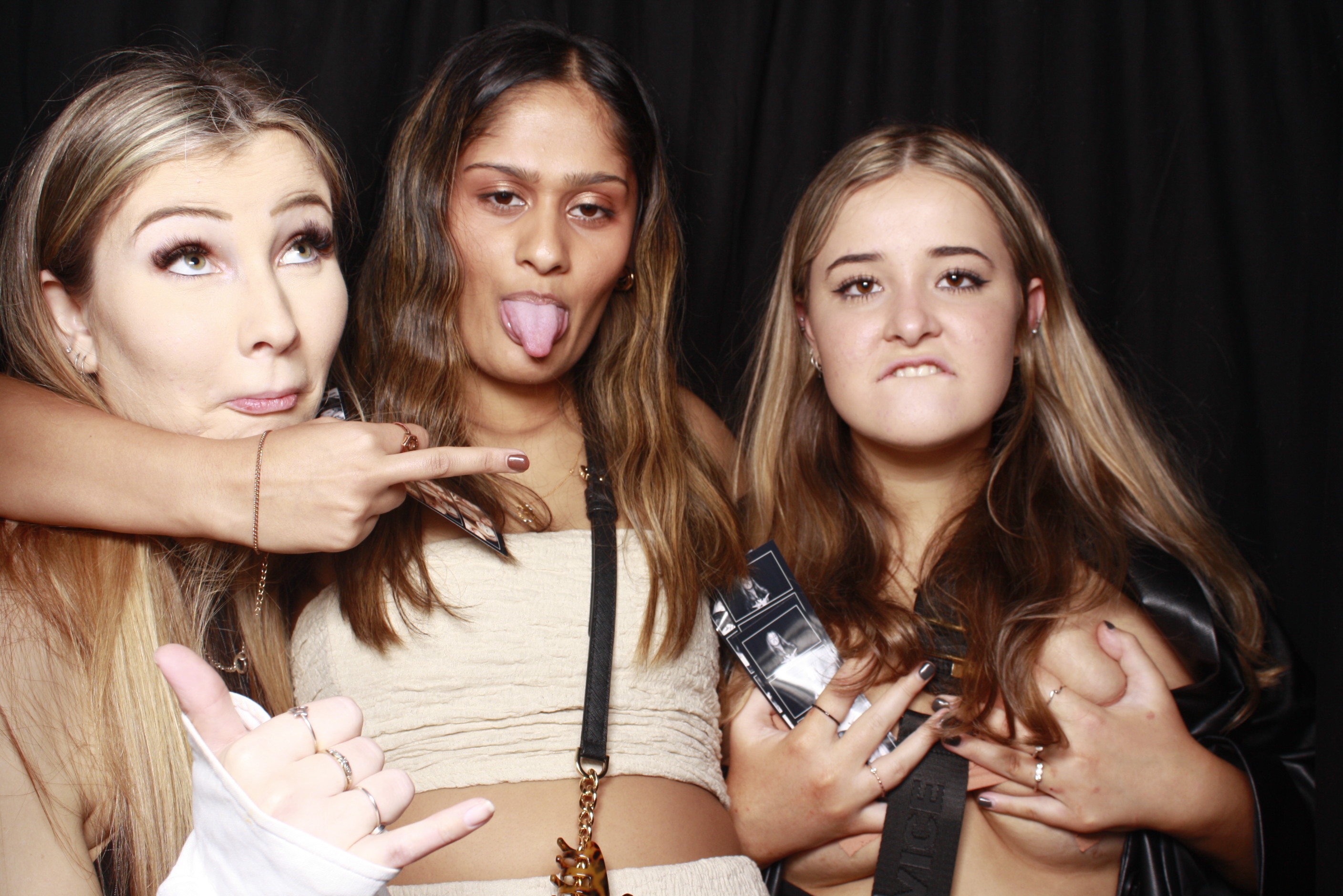 Nicole's 21st... 2022 | View more photos from the event at wgtngallery.classicphotobooths.co.nz/u/wgtncpbgallery/Nicoles-21st-2022