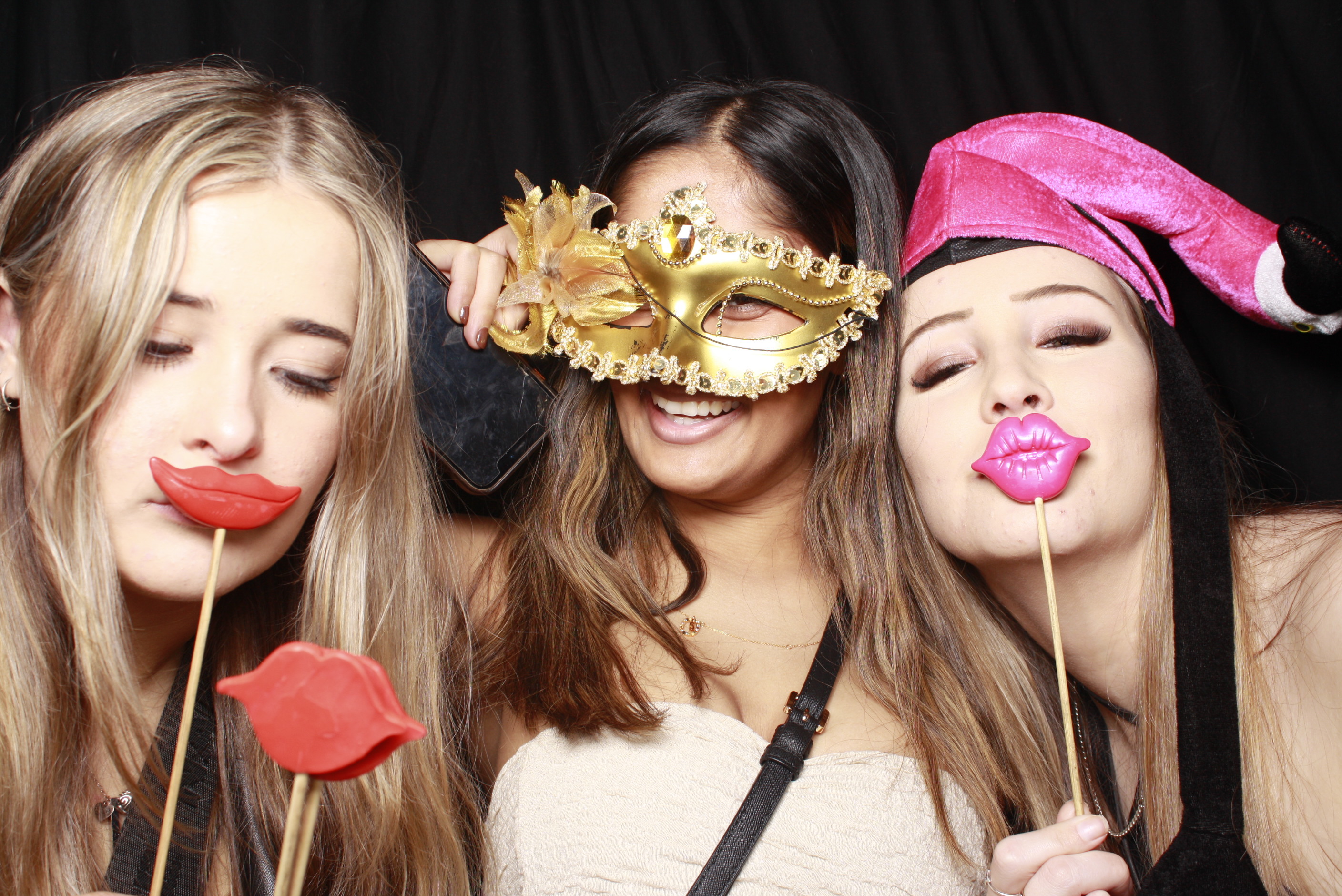 Nicole's 21st... 2022 | View more photos from the event at wgtngallery.classicphotobooths.co.nz/u/wgtncpbgallery/Nicoles-21st-2022