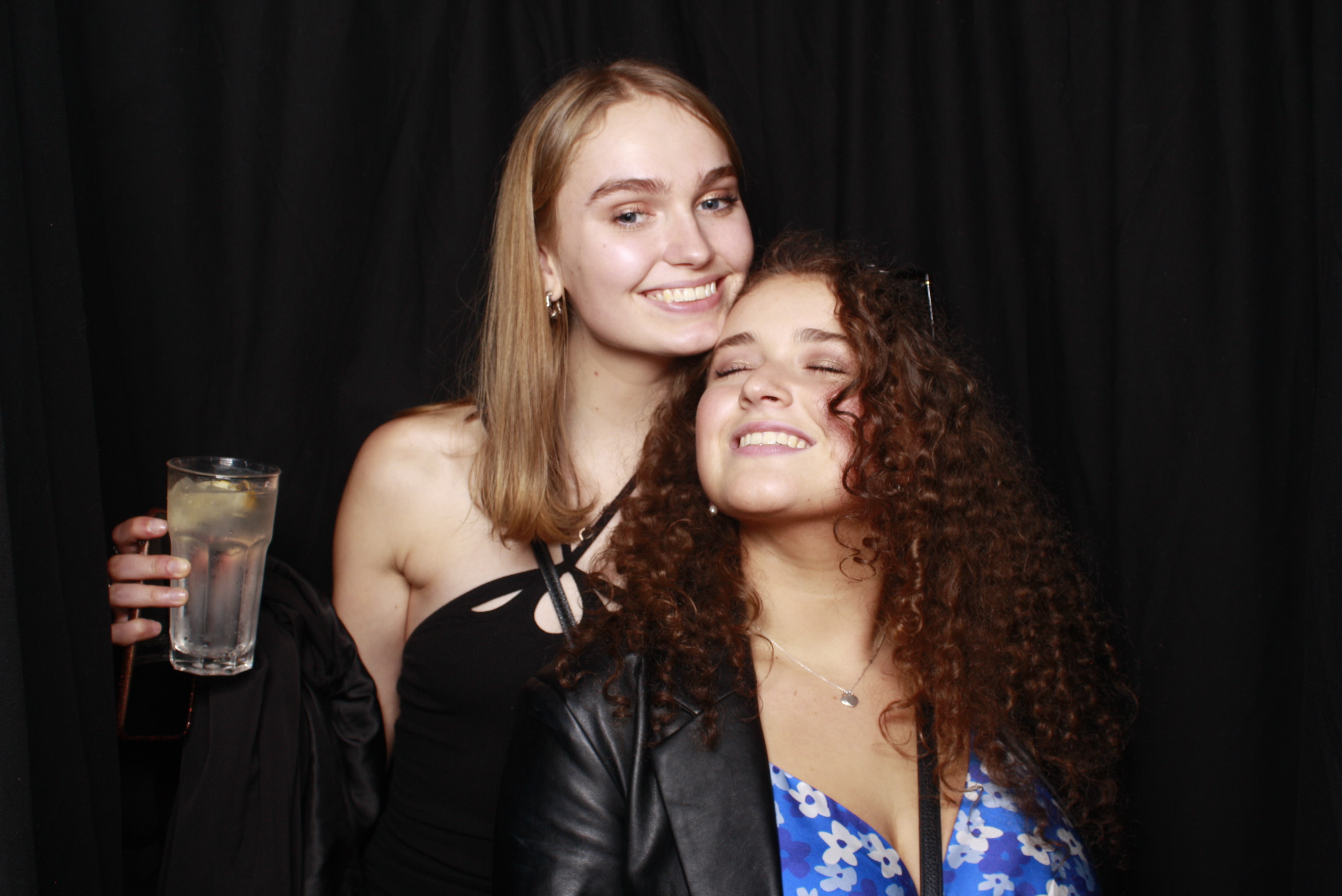 Nicole's 21st... 2022 | View more photos from the event at wgtngallery.classicphotobooths.co.nz/u/wgtncpbgallery/Nicoles-21st-2022