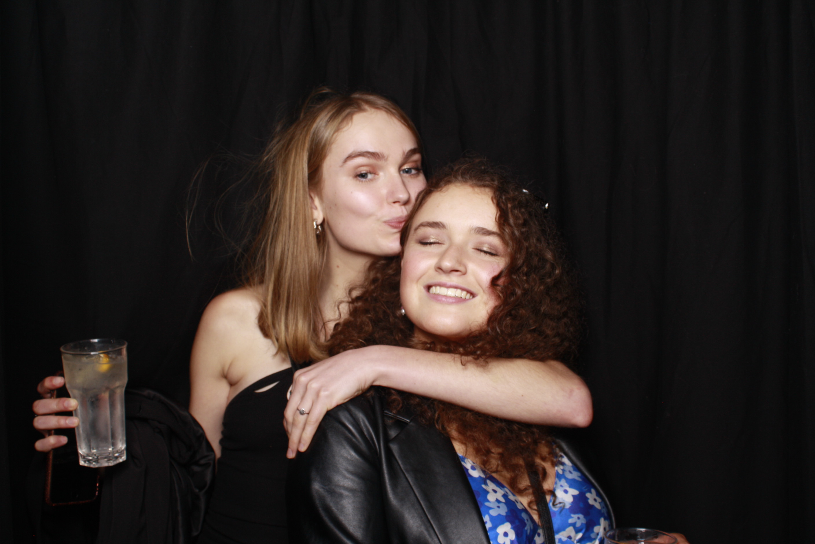 Nicole's 21st... 2022 | View more photos from the event at wgtngallery.classicphotobooths.co.nz/u/wgtncpbgallery/Nicoles-21st-2022