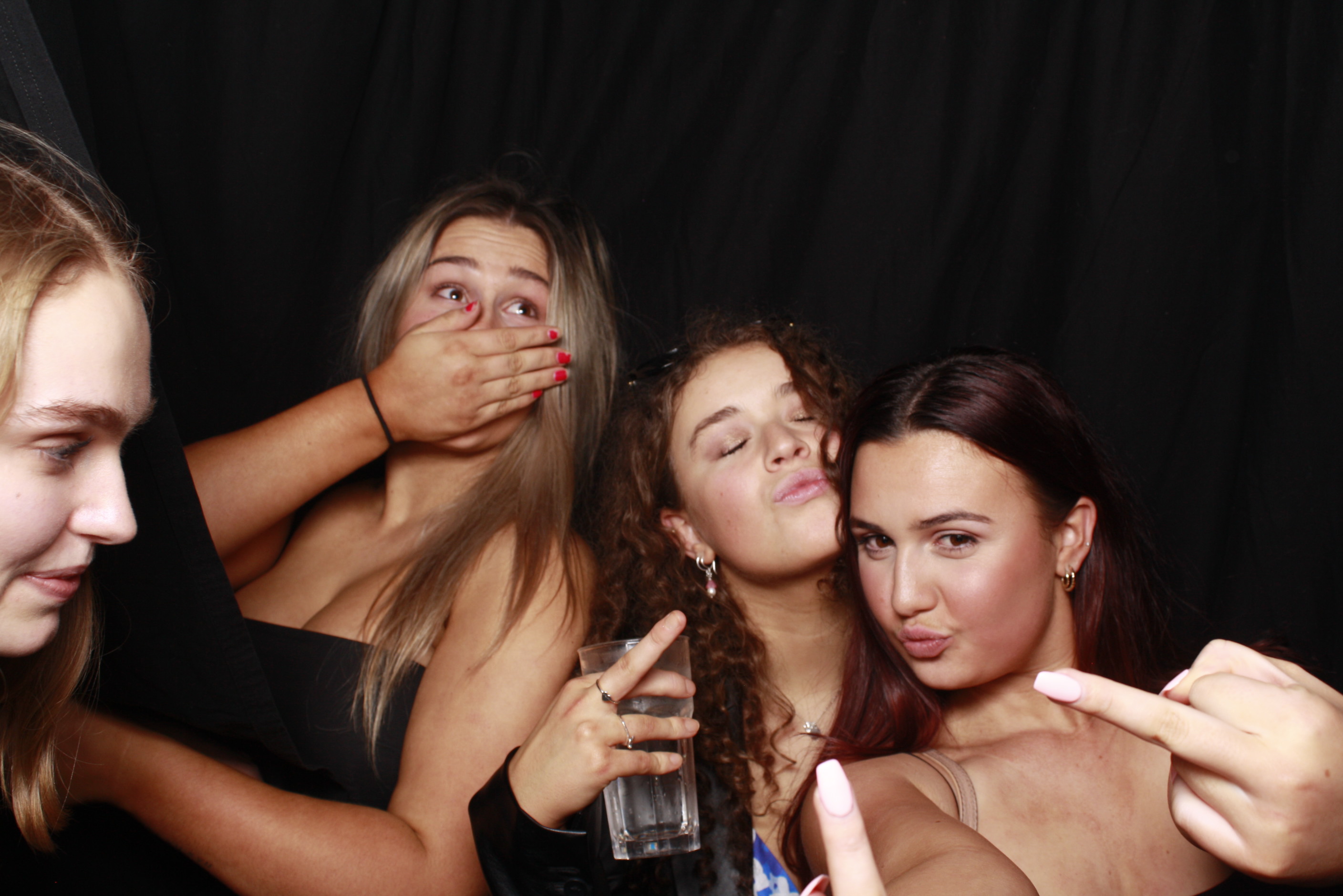 Nicole's 21st... 2022 | View more photos from the event at wgtngallery.classicphotobooths.co.nz/u/wgtncpbgallery/Nicoles-21st-2022