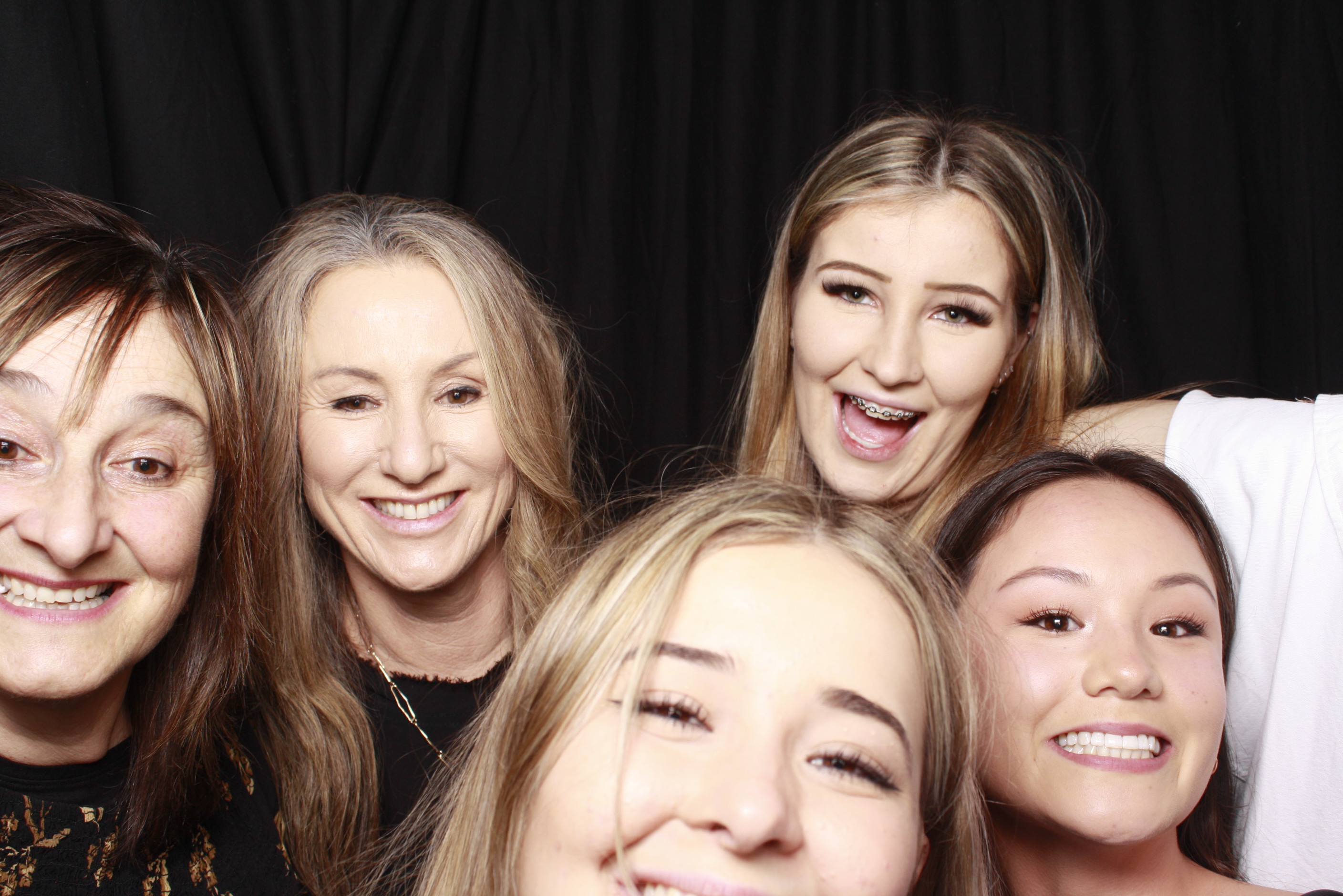 Nicole's 21st... 2022 | View more photos from the event at wgtngallery.classicphotobooths.co.nz/u/wgtncpbgallery/Nicoles-21st-2022