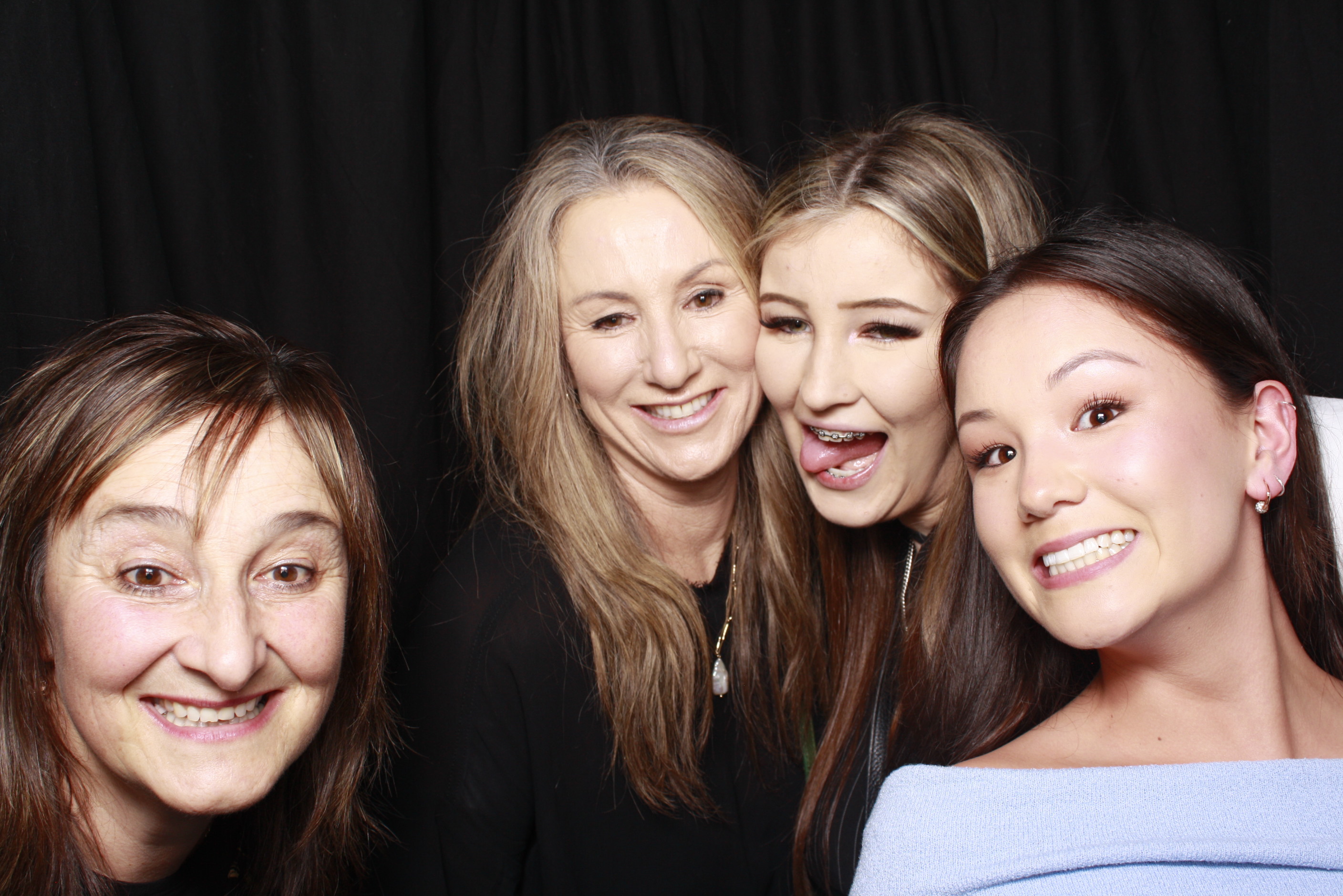 Nicole's 21st... 2022 | View more photos from the event at wgtngallery.classicphotobooths.co.nz/u/wgtncpbgallery/Nicoles-21st-2022