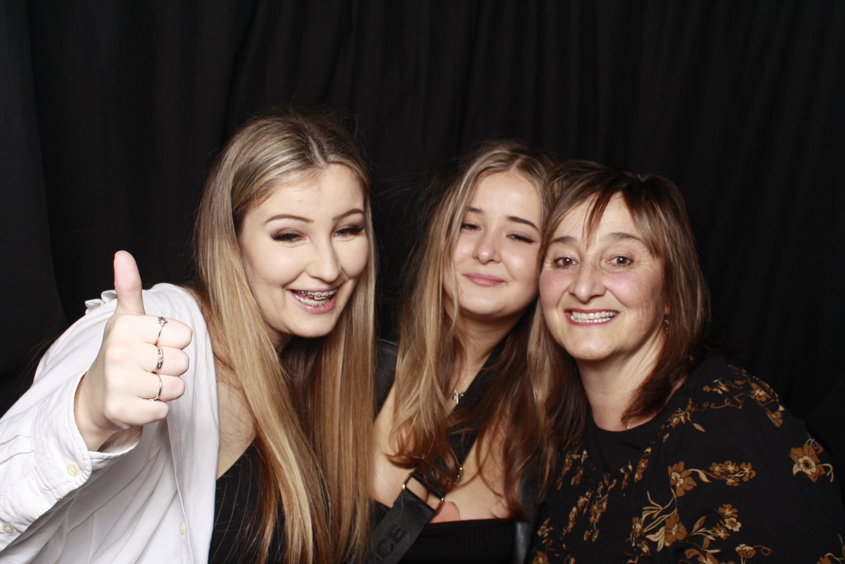 Nicole's 21st... 2022 | View more photos from the event at wgtngallery.classicphotobooths.co.nz/u/wgtncpbgallery/Nicoles-21st-2022