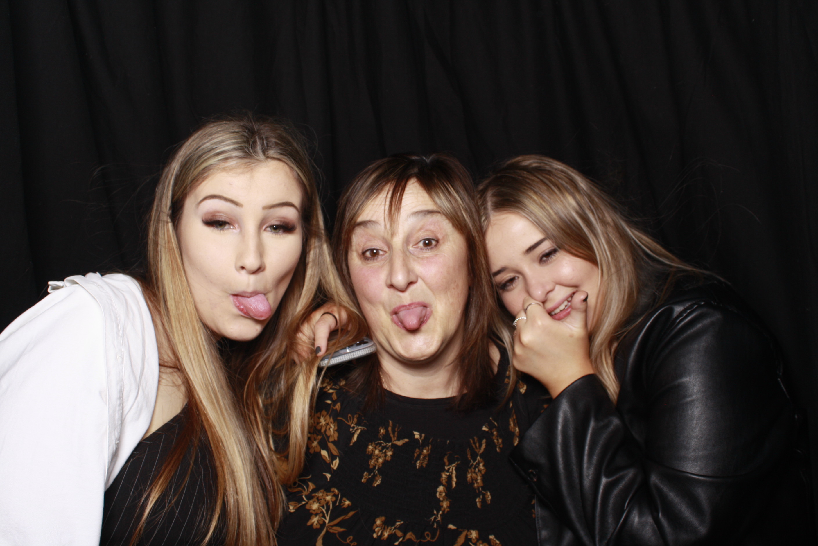 Nicole's 21st... 2022 | View more photos from the event at wgtngallery.classicphotobooths.co.nz/u/wgtncpbgallery/Nicoles-21st-2022