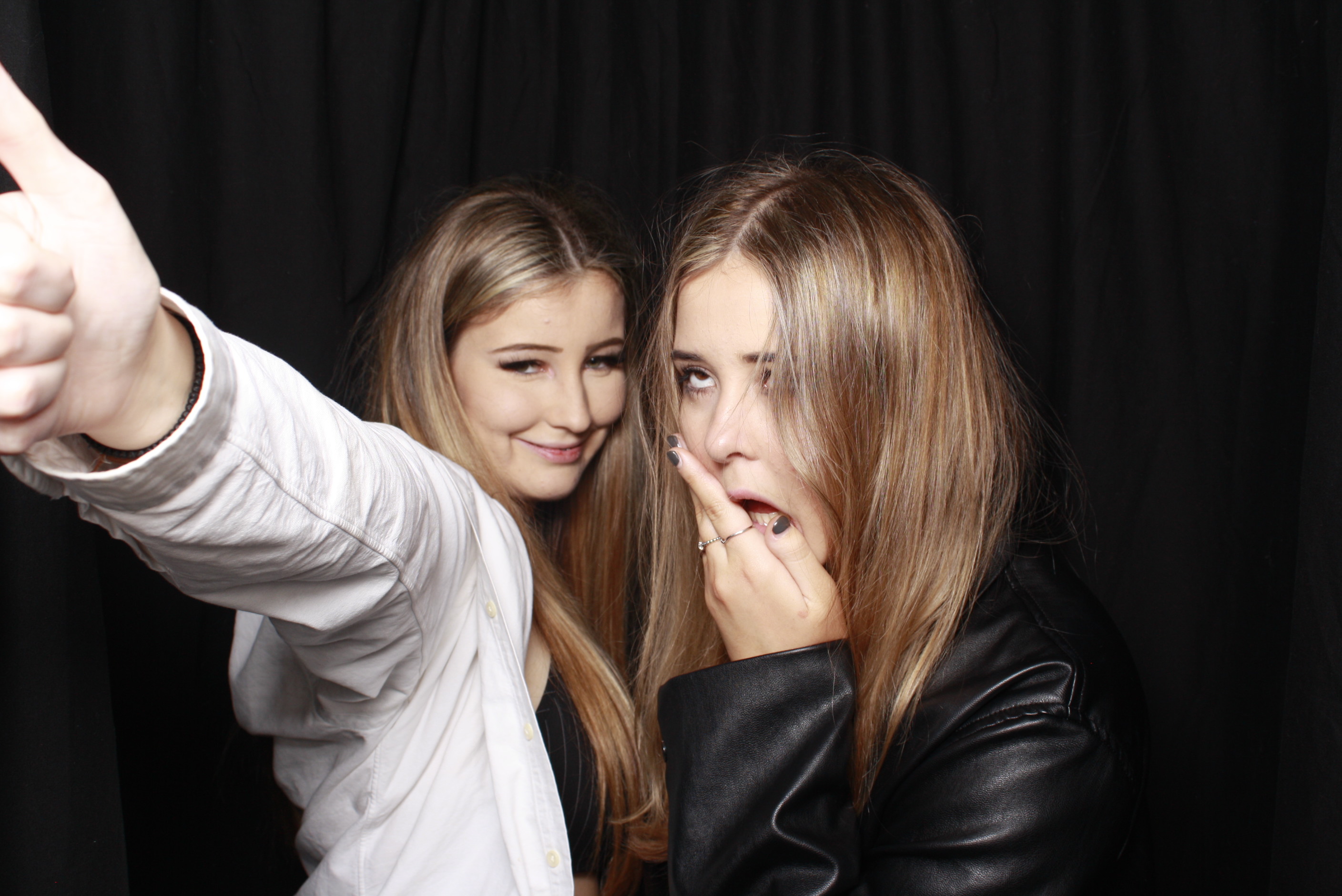 Nicole's 21st... 2022 | View more photos from the event at wgtngallery.classicphotobooths.co.nz/u/wgtncpbgallery/Nicoles-21st-2022