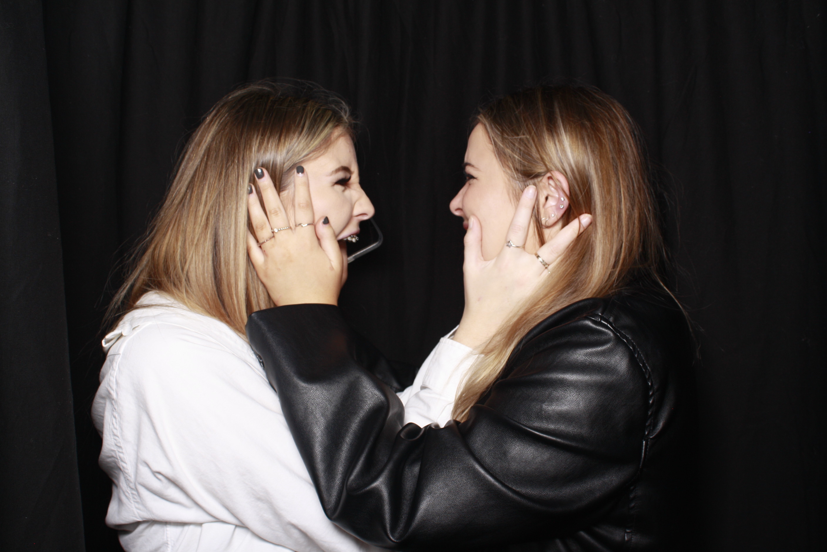 Nicole's 21st... 2022 | View more photos from the event at wgtngallery.classicphotobooths.co.nz/u/wgtncpbgallery/Nicoles-21st-2022