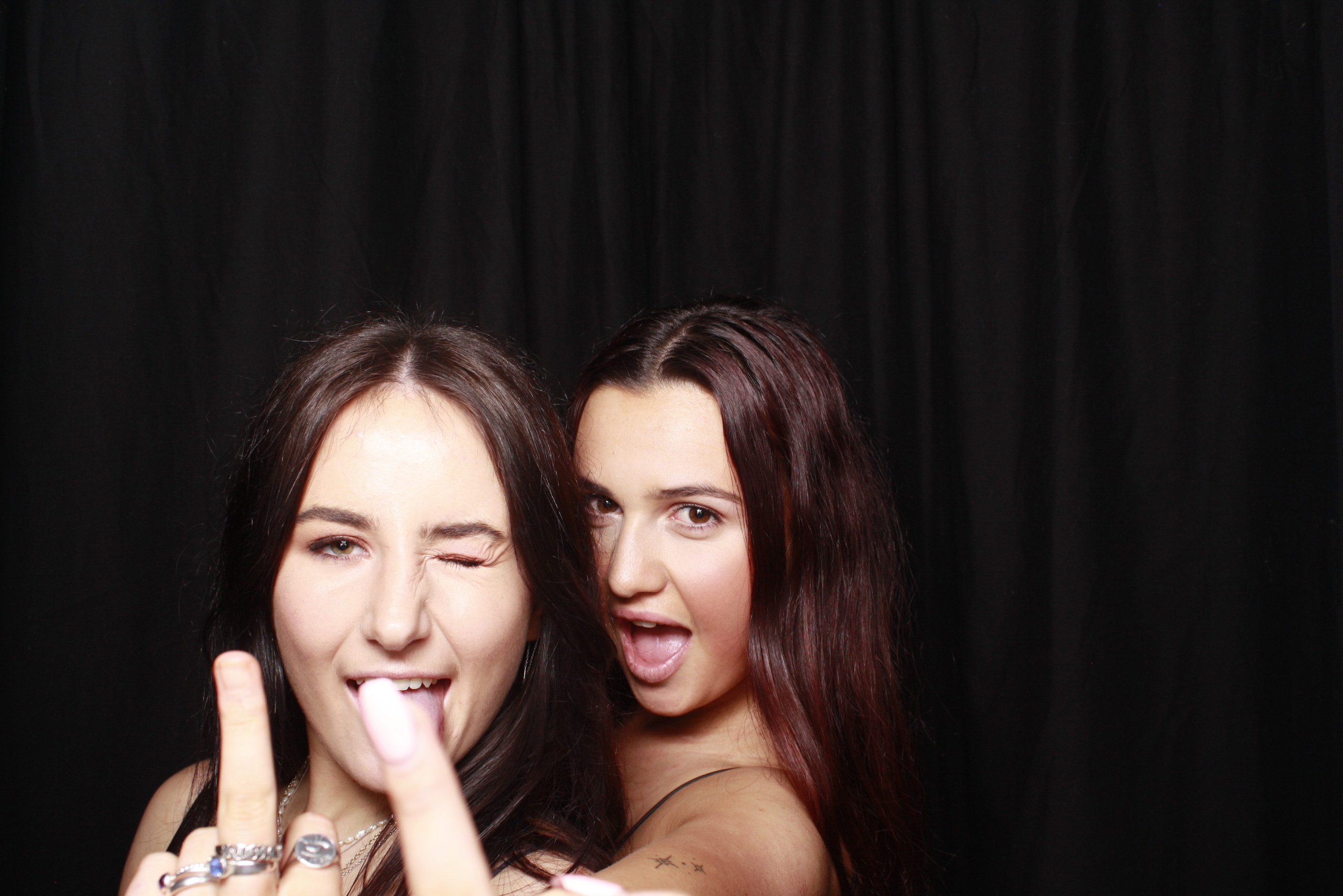 Nicole's 21st... 2022 | View more photos from the event at wgtngallery.classicphotobooths.co.nz/u/wgtncpbgallery/Nicoles-21st-2022