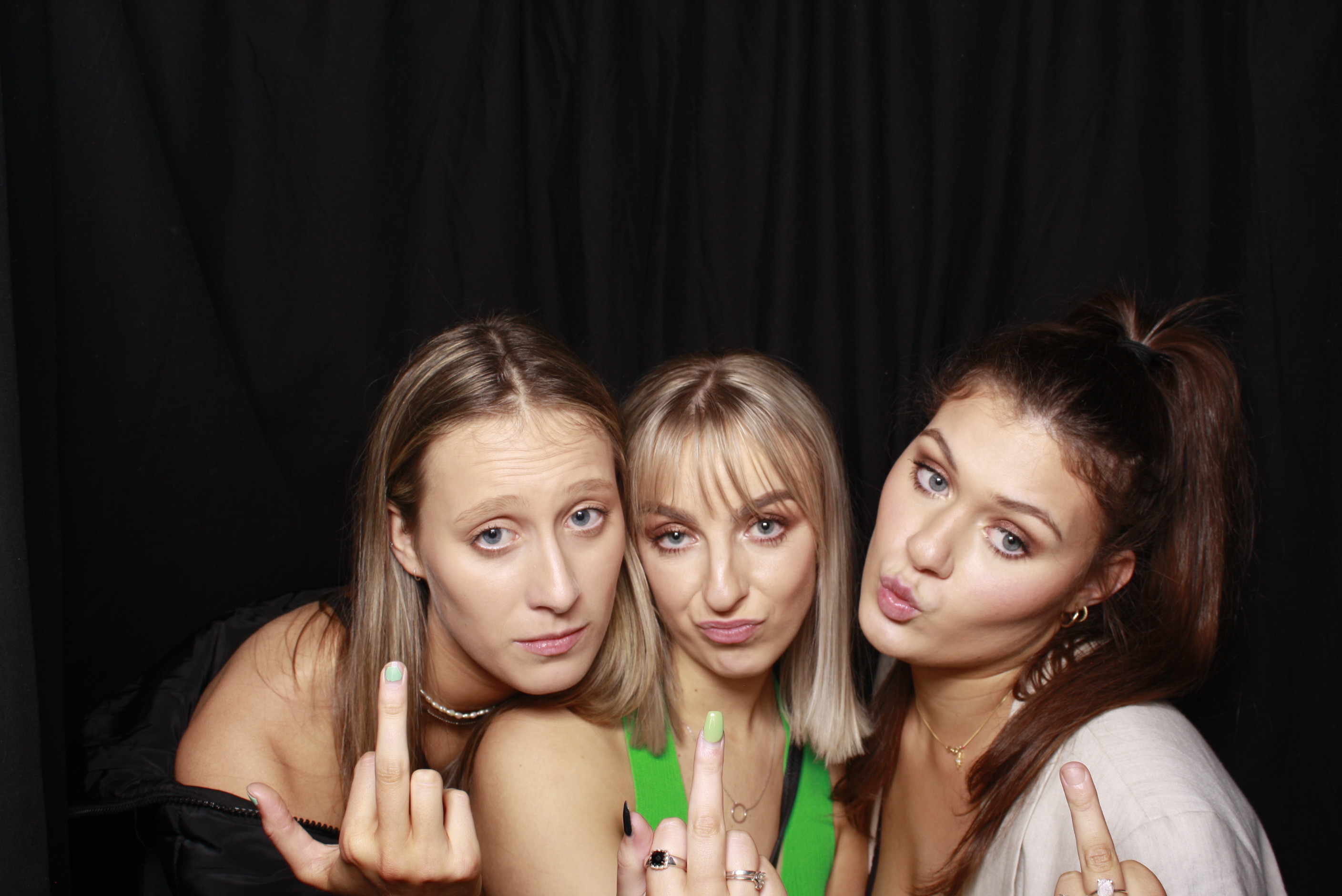 Nicole's 21st... 2022 | View more photos from the event at wgtngallery.classicphotobooths.co.nz/u/wgtncpbgallery/Nicoles-21st-2022