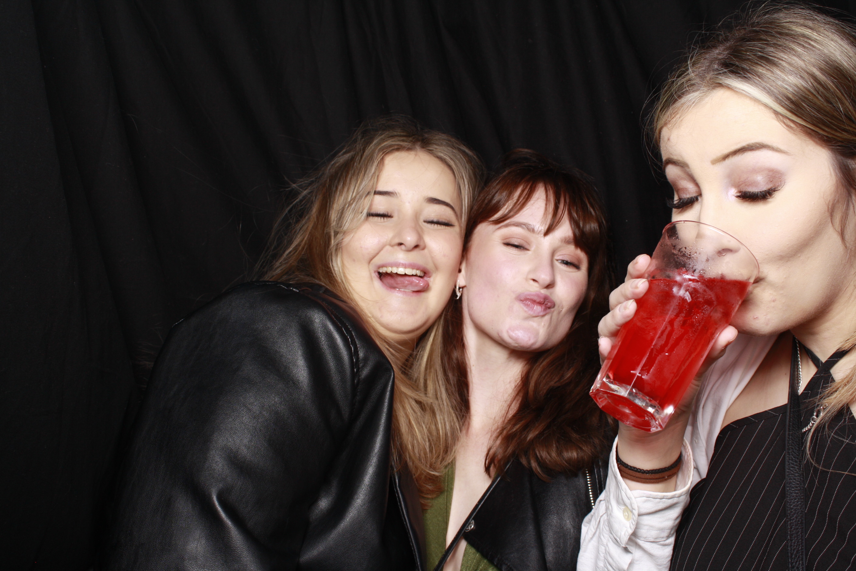 Nicole's 21st... 2022 | View more photos from the event at wgtngallery.classicphotobooths.co.nz/u/wgtncpbgallery/Nicoles-21st-2022