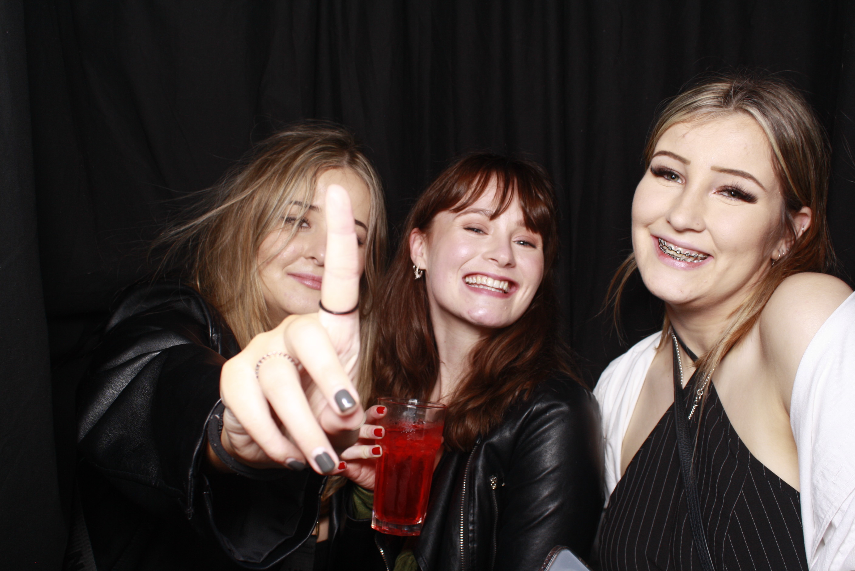 Nicole's 21st... 2022 | View more photos from the event at wgtngallery.classicphotobooths.co.nz/u/wgtncpbgallery/Nicoles-21st-2022