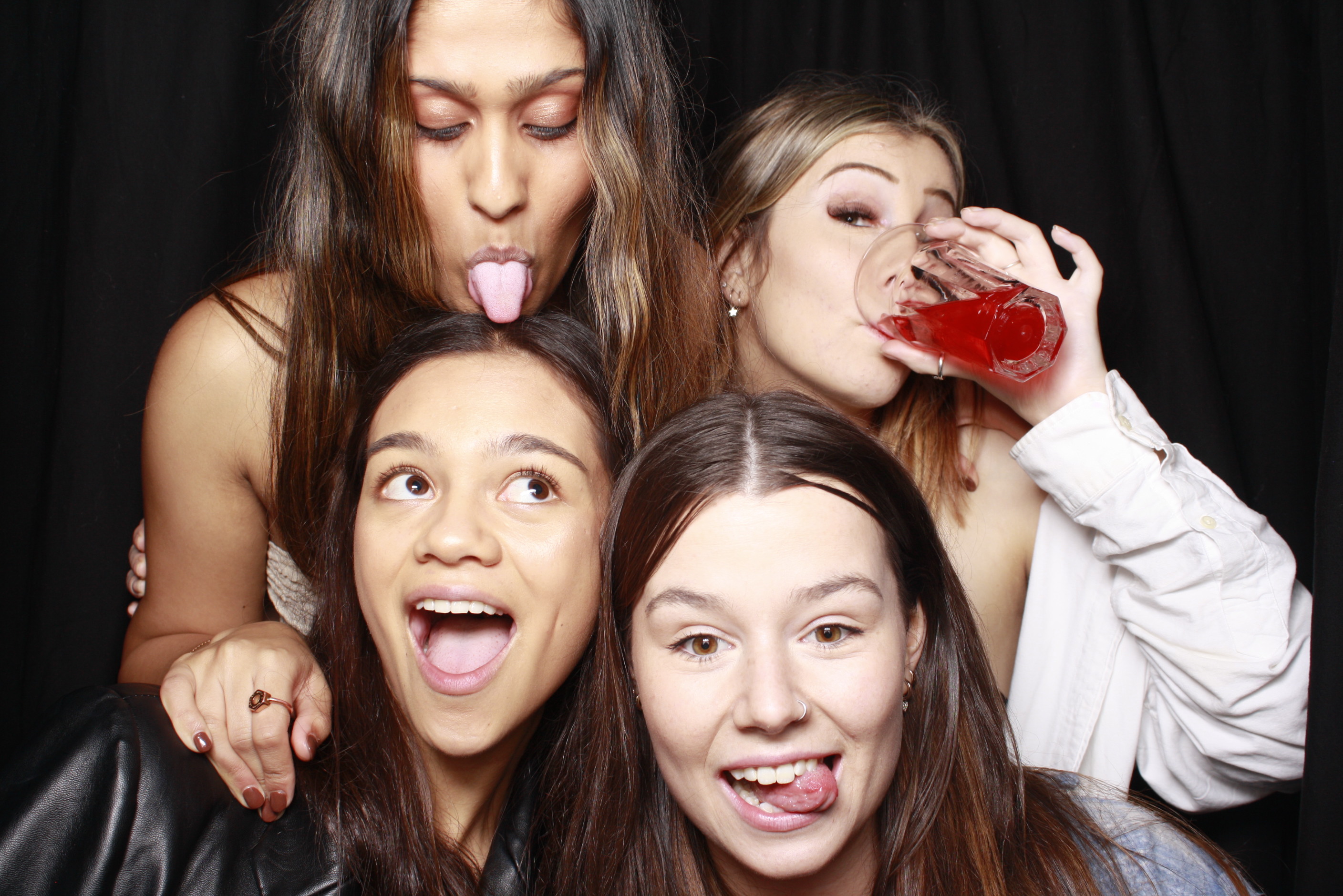 Nicole's 21st... 2022 | View more photos from the event at wgtngallery.classicphotobooths.co.nz/u/wgtncpbgallery/Nicoles-21st-2022