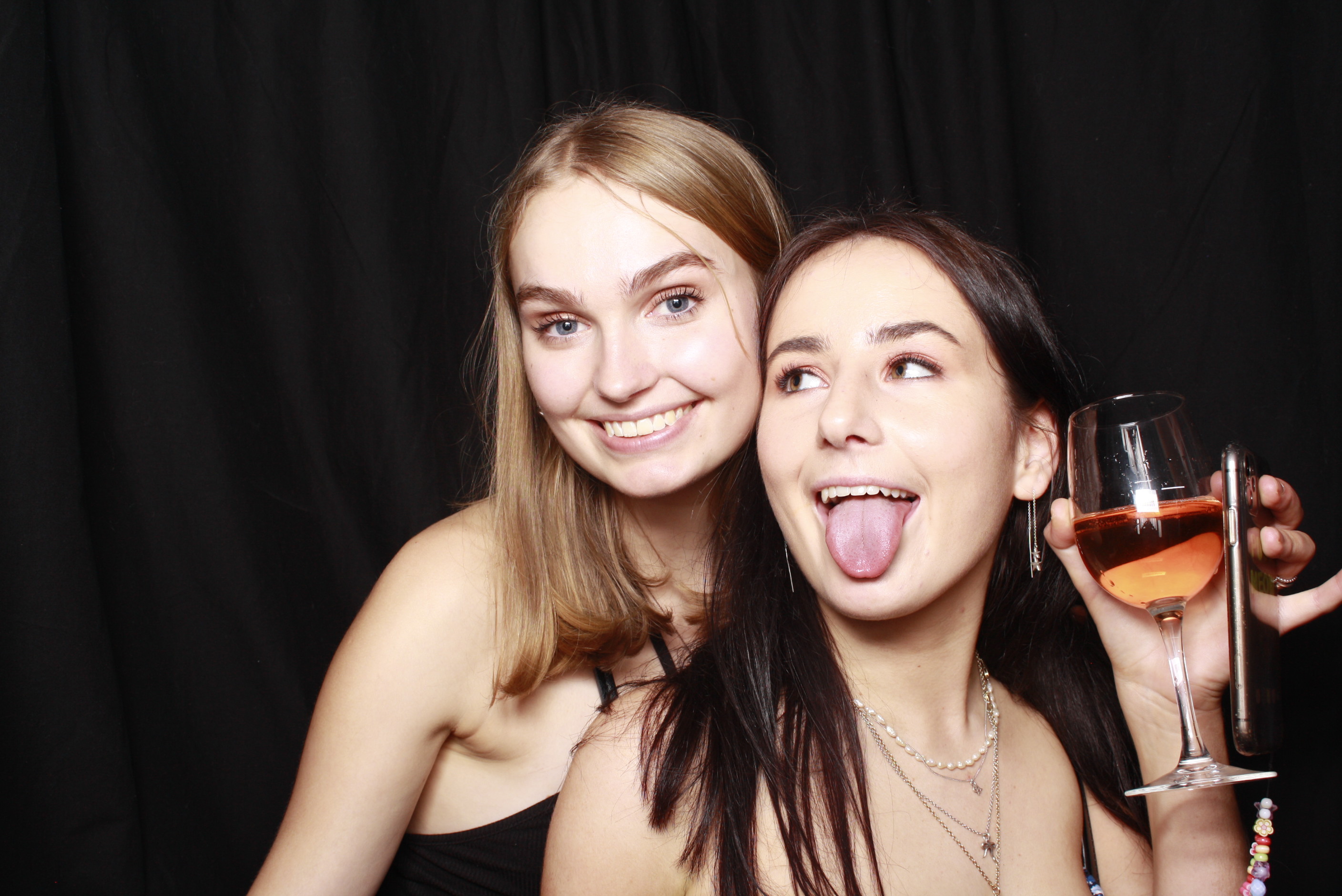 Nicole's 21st... 2022 | View more photos from the event at wgtngallery.classicphotobooths.co.nz/u/wgtncpbgallery/Nicoles-21st-2022