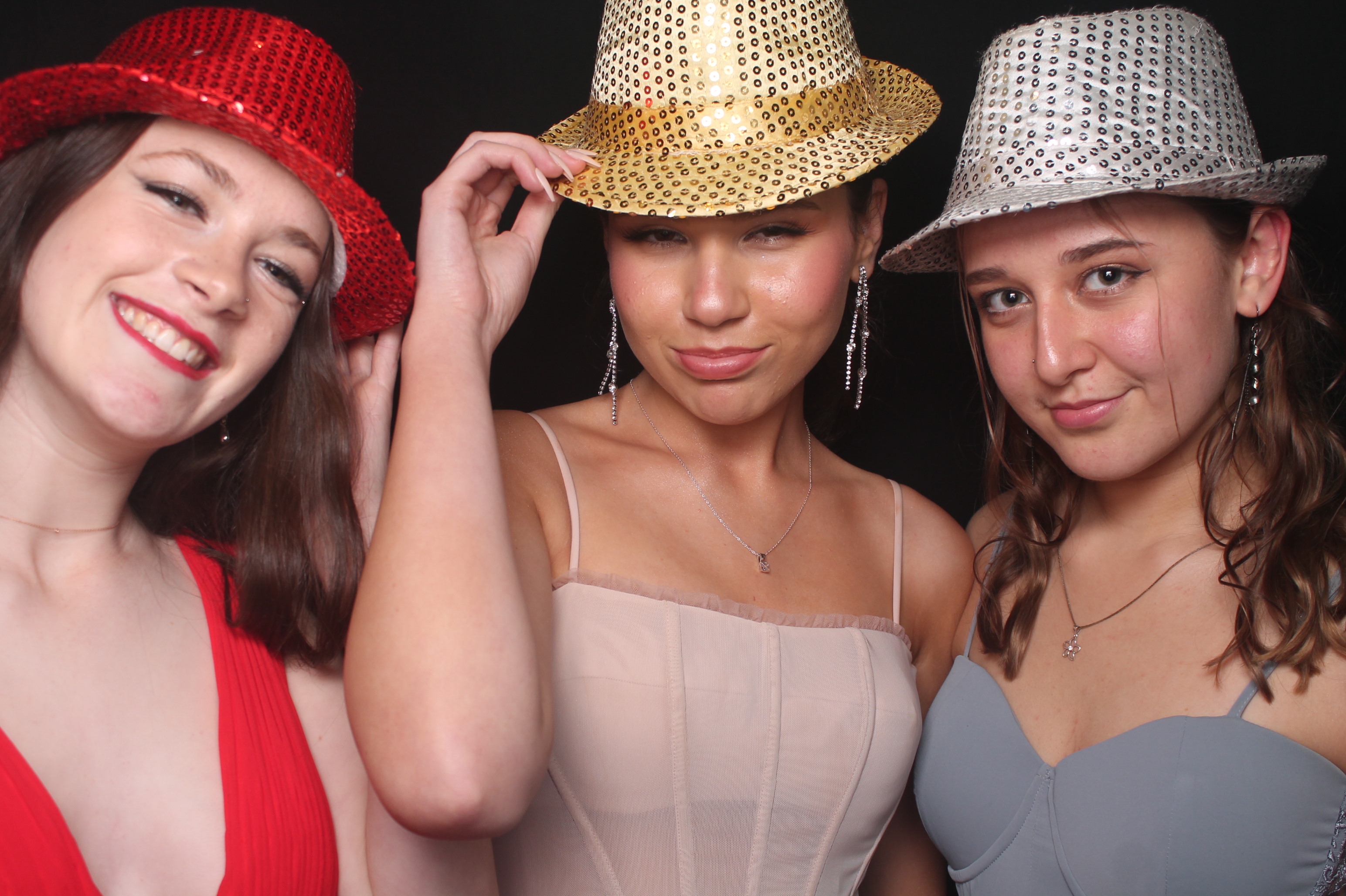 Solway College Ball 2022 | View more photos from the event at wgtngallery.classicphotobooths.co.nz/u/wgtncpbgallery/Solway-College-Ball-2022