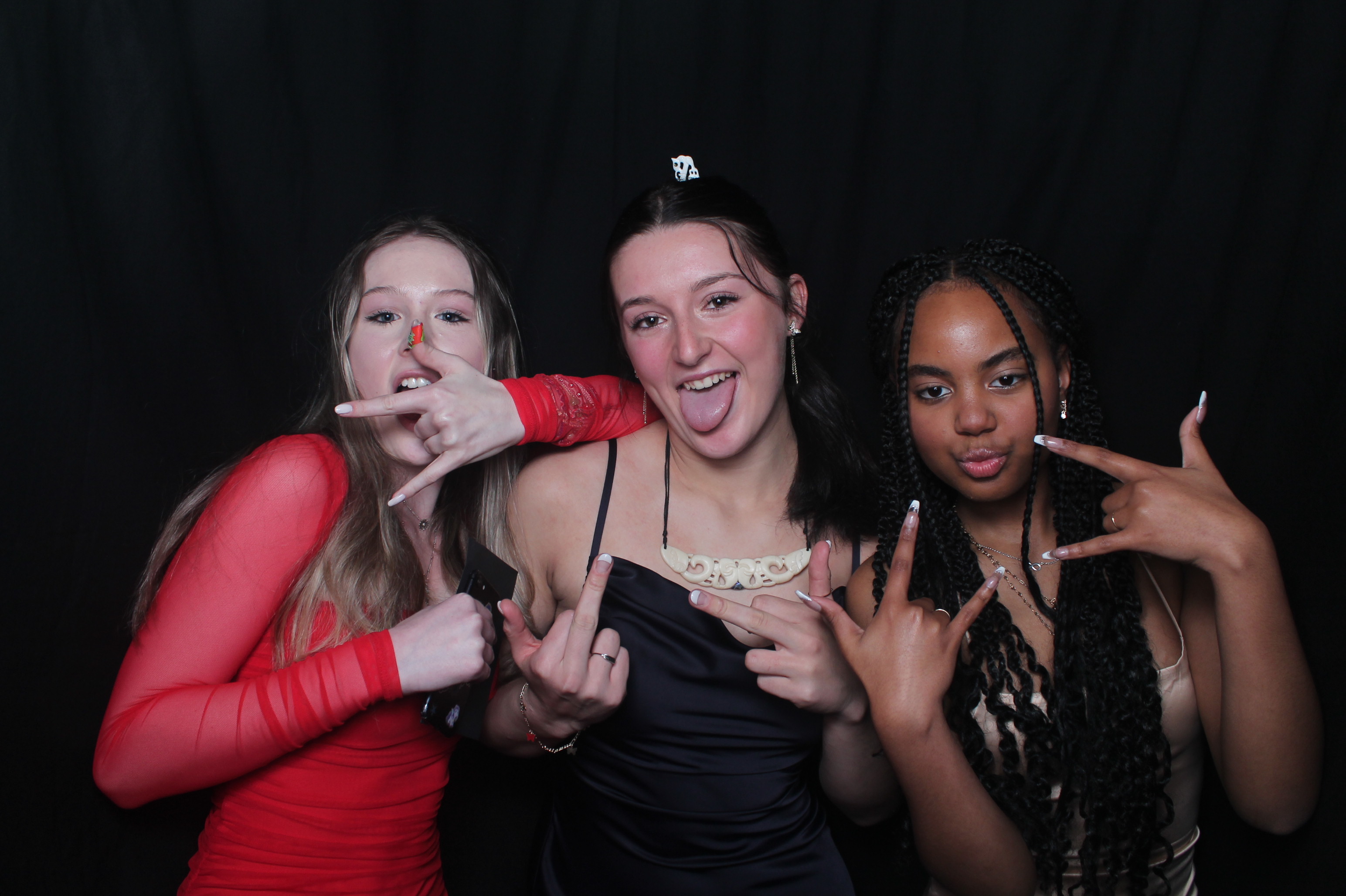 Solway College Ball 2022 | View more photos from the event at wgtngallery.classicphotobooths.co.nz/u/wgtncpbgallery/Solway-College-Ball-2022