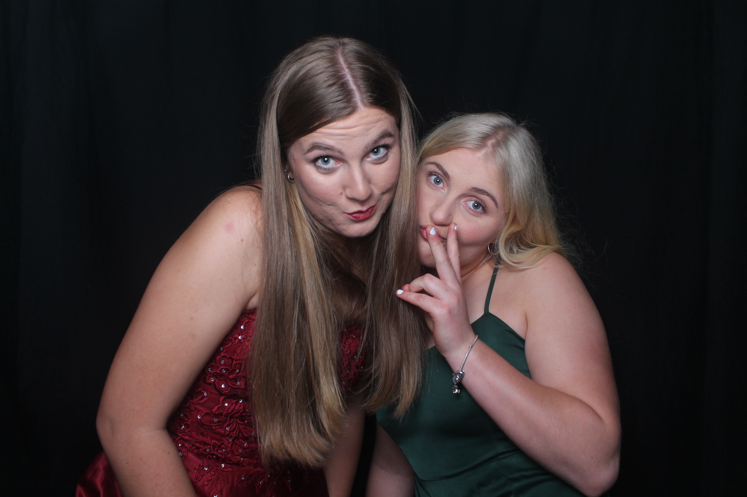 Solway College Ball 2022 | View more photos from the event at wgtngallery.classicphotobooths.co.nz/u/wgtncpbgallery/Solway-College-Ball-2022