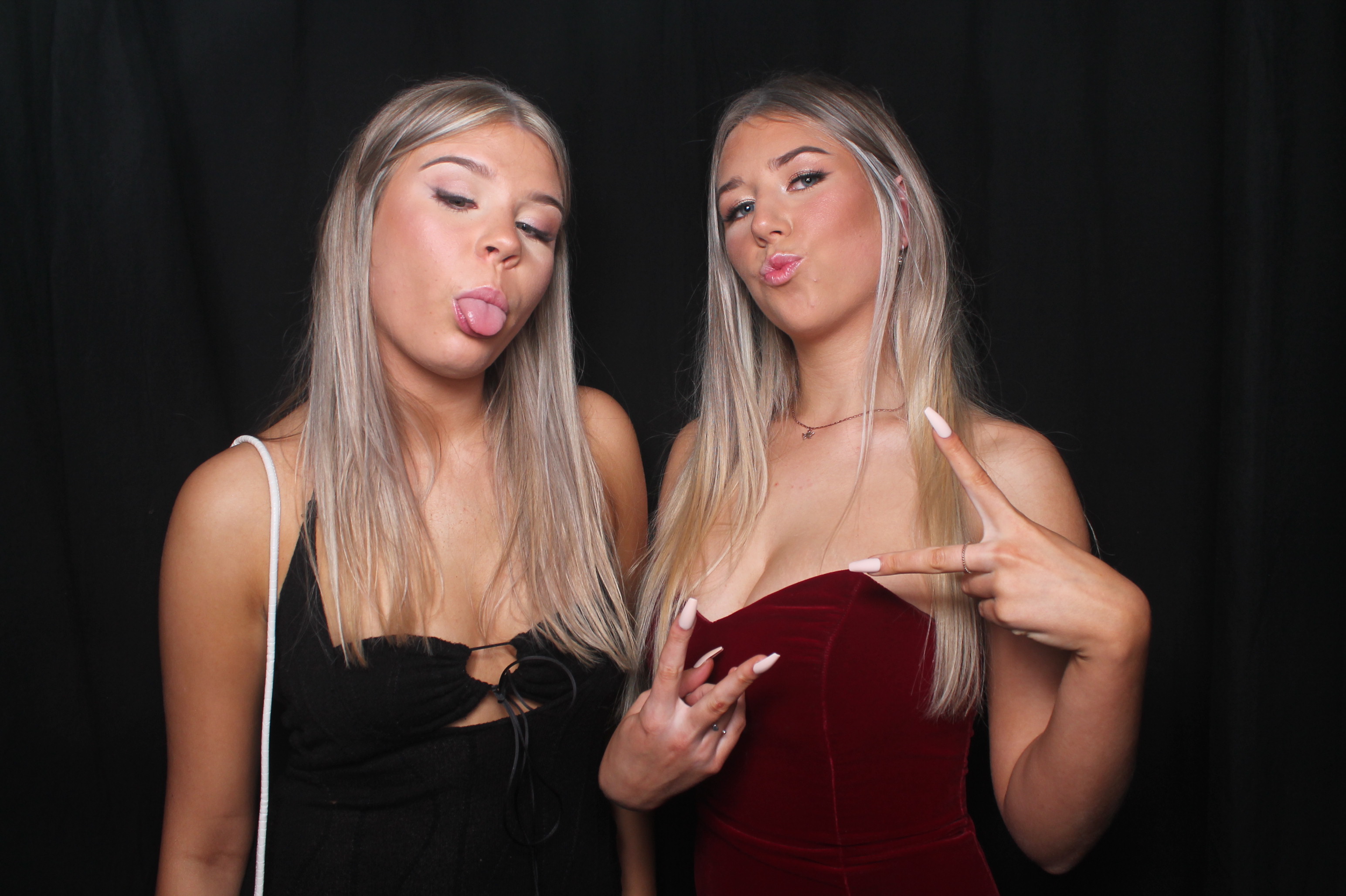 Solway College Ball 2022 | View more photos from the event at wgtngallery.classicphotobooths.co.nz/u/wgtncpbgallery/Solway-College-Ball-2022