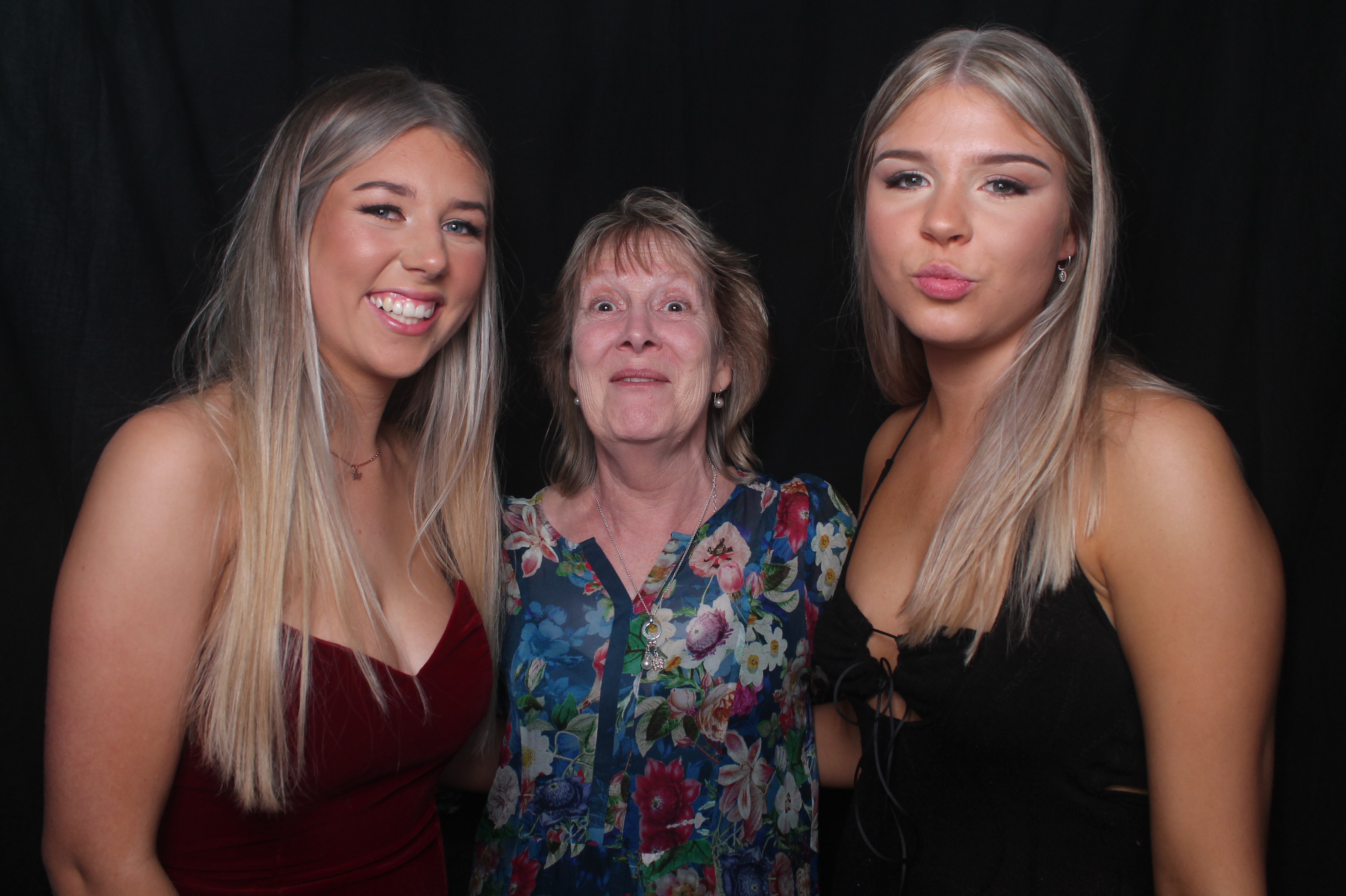 Solway College Ball 2022 | View more photos from the event at wgtngallery.classicphotobooths.co.nz/u/wgtncpbgallery/Solway-College-Ball-2022