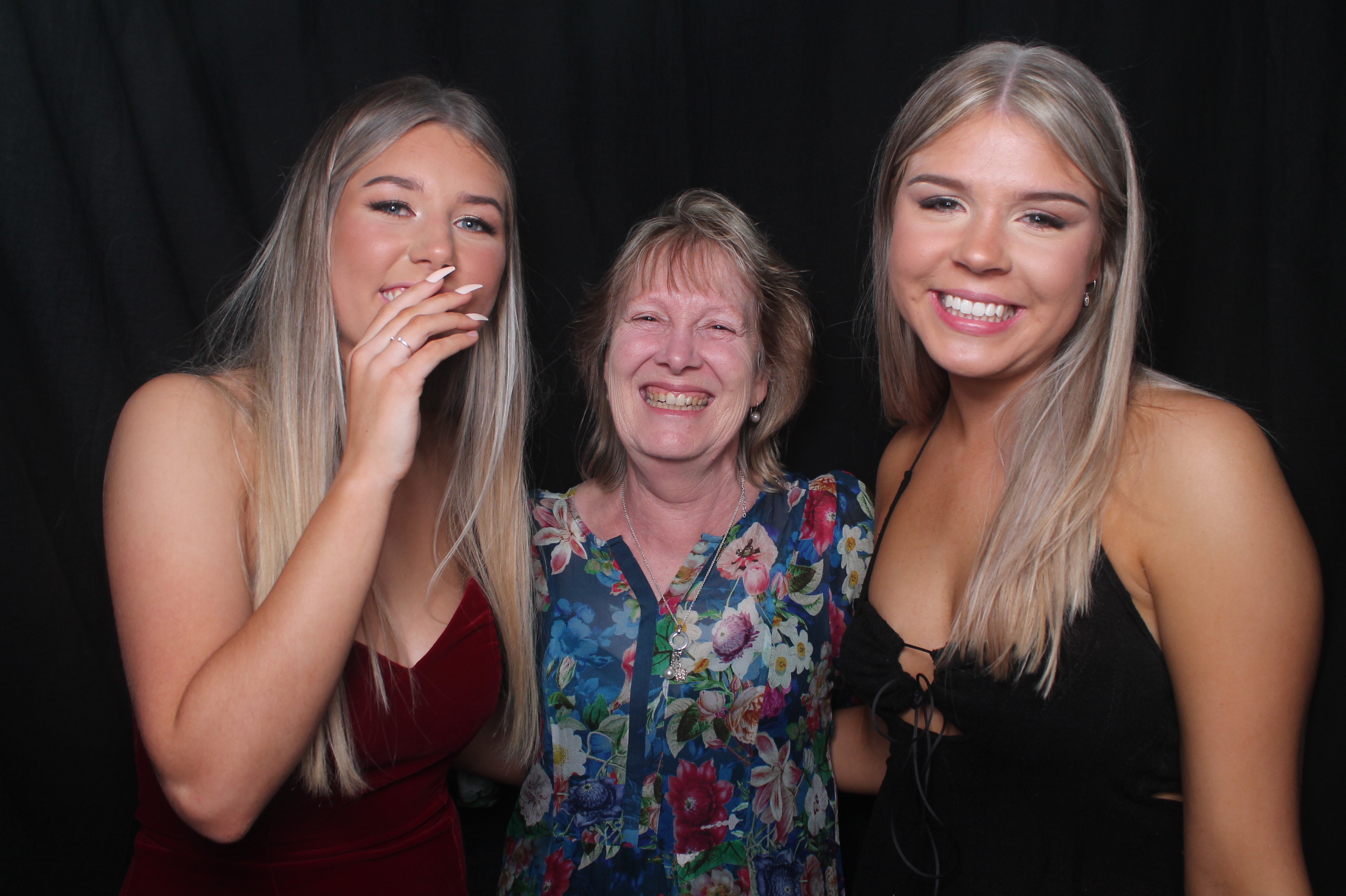 Solway College Ball 2022 | View more photos from the event at wgtngallery.classicphotobooths.co.nz/u/wgtncpbgallery/Solway-College-Ball-2022