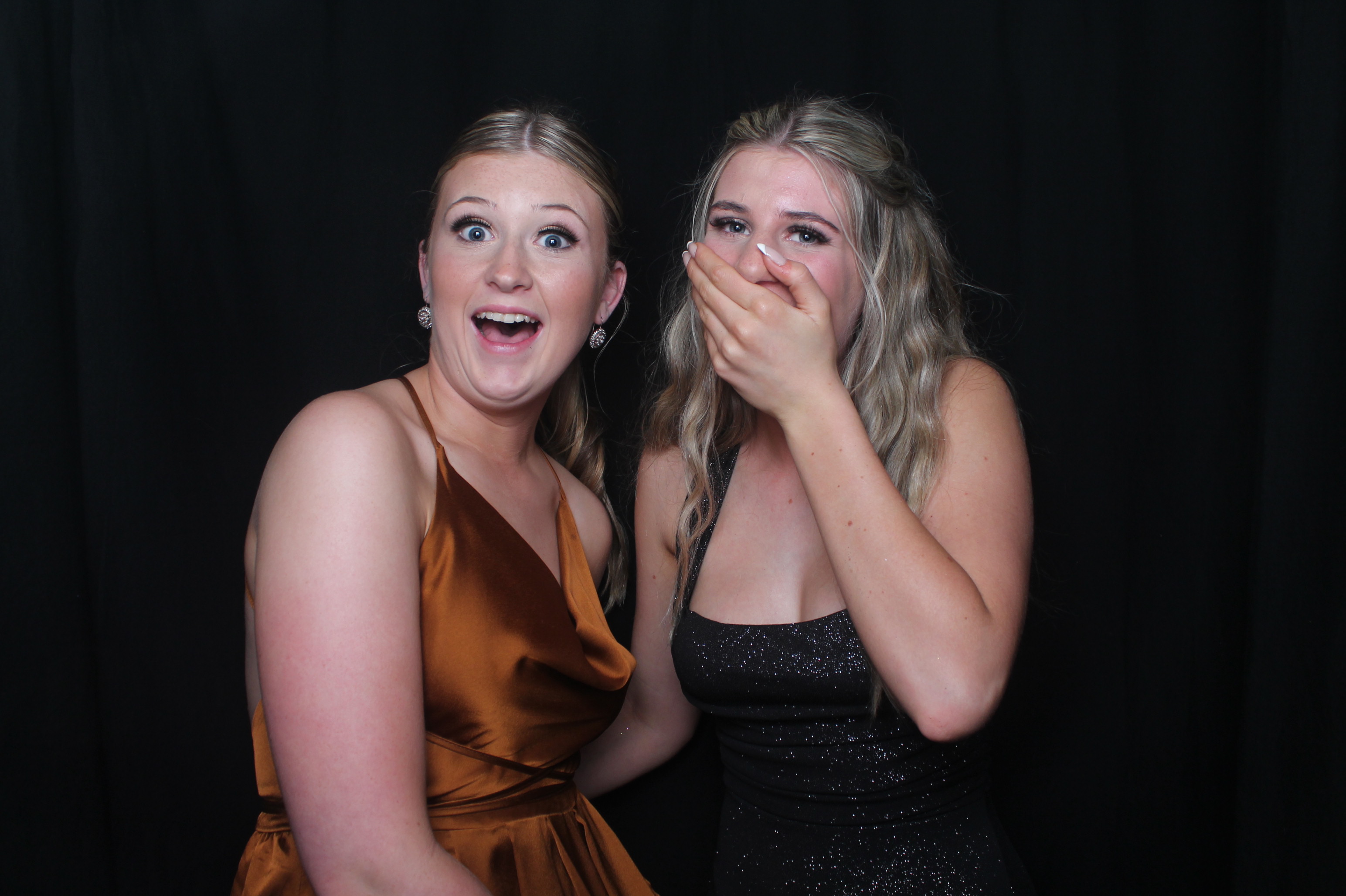 Solway College Ball 2022 | View more photos from the event at wgtngallery.classicphotobooths.co.nz/u/wgtncpbgallery/Solway-College-Ball-2022