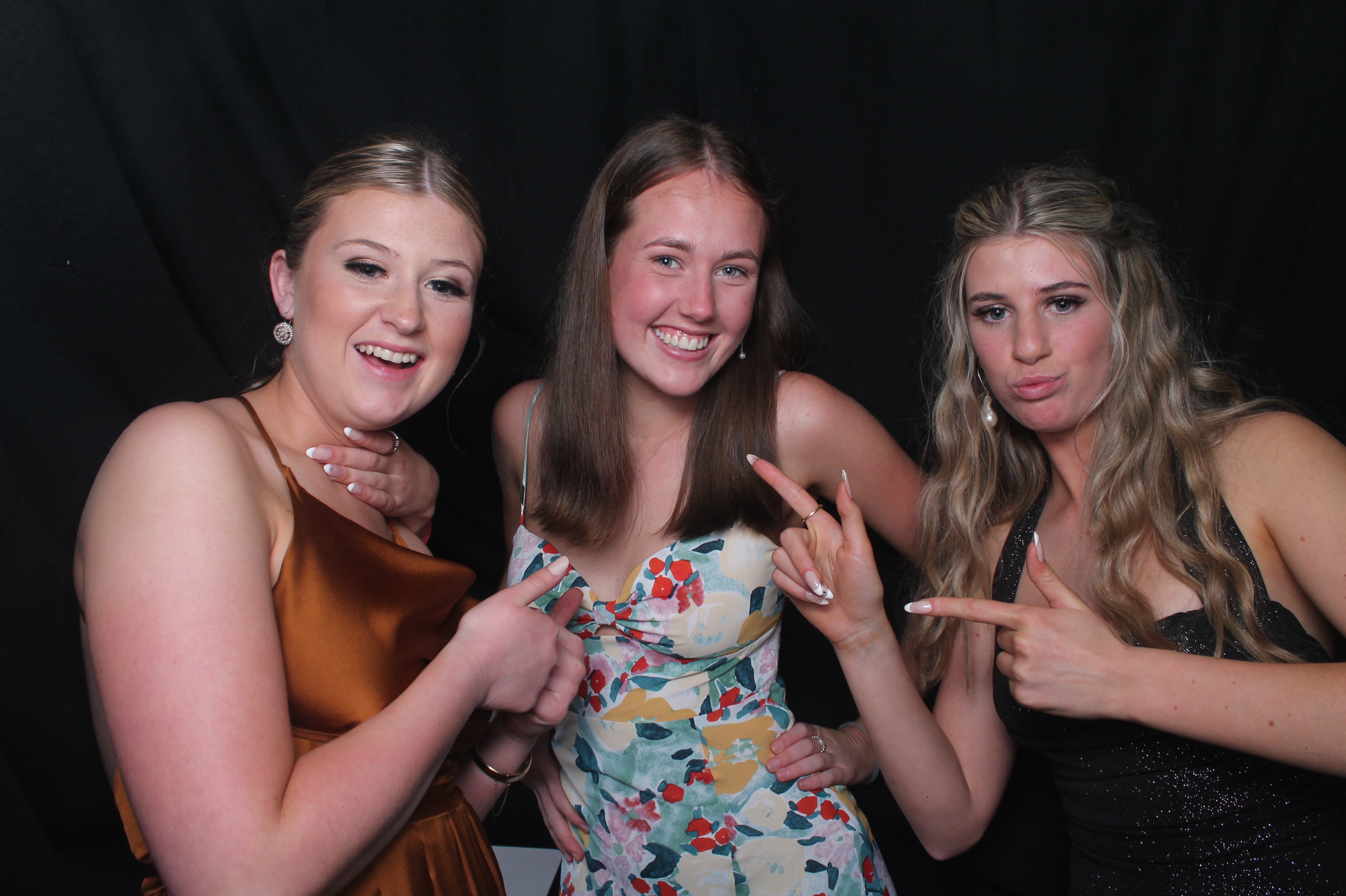 Solway College Ball 2022 | View more photos from the event at wgtngallery.classicphotobooths.co.nz/u/wgtncpbgallery/Solway-College-Ball-2022