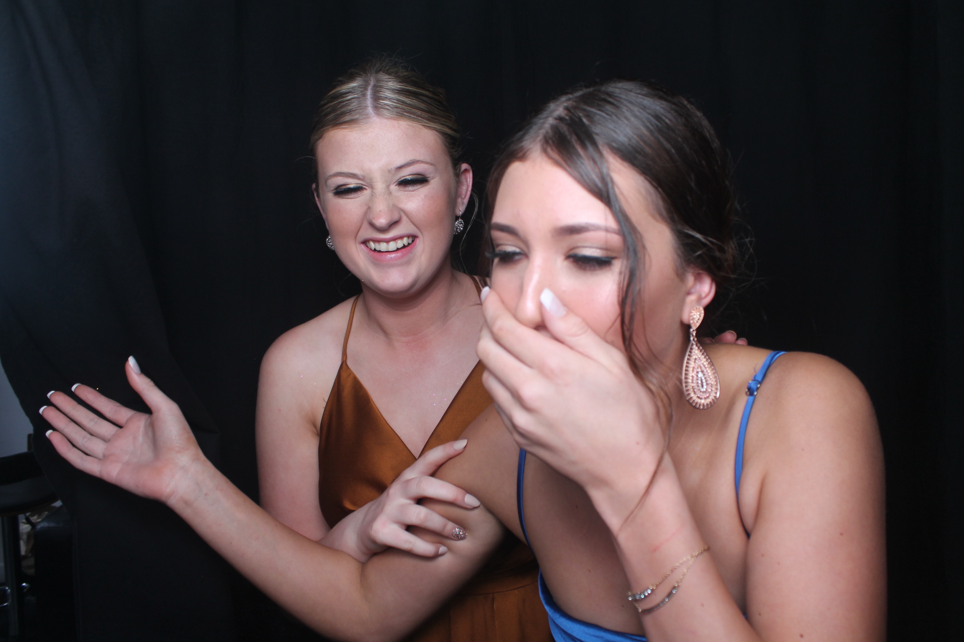 Solway College Ball 2022 | View more photos from the event at wgtngallery.classicphotobooths.co.nz/u/wgtncpbgallery/Solway-College-Ball-2022