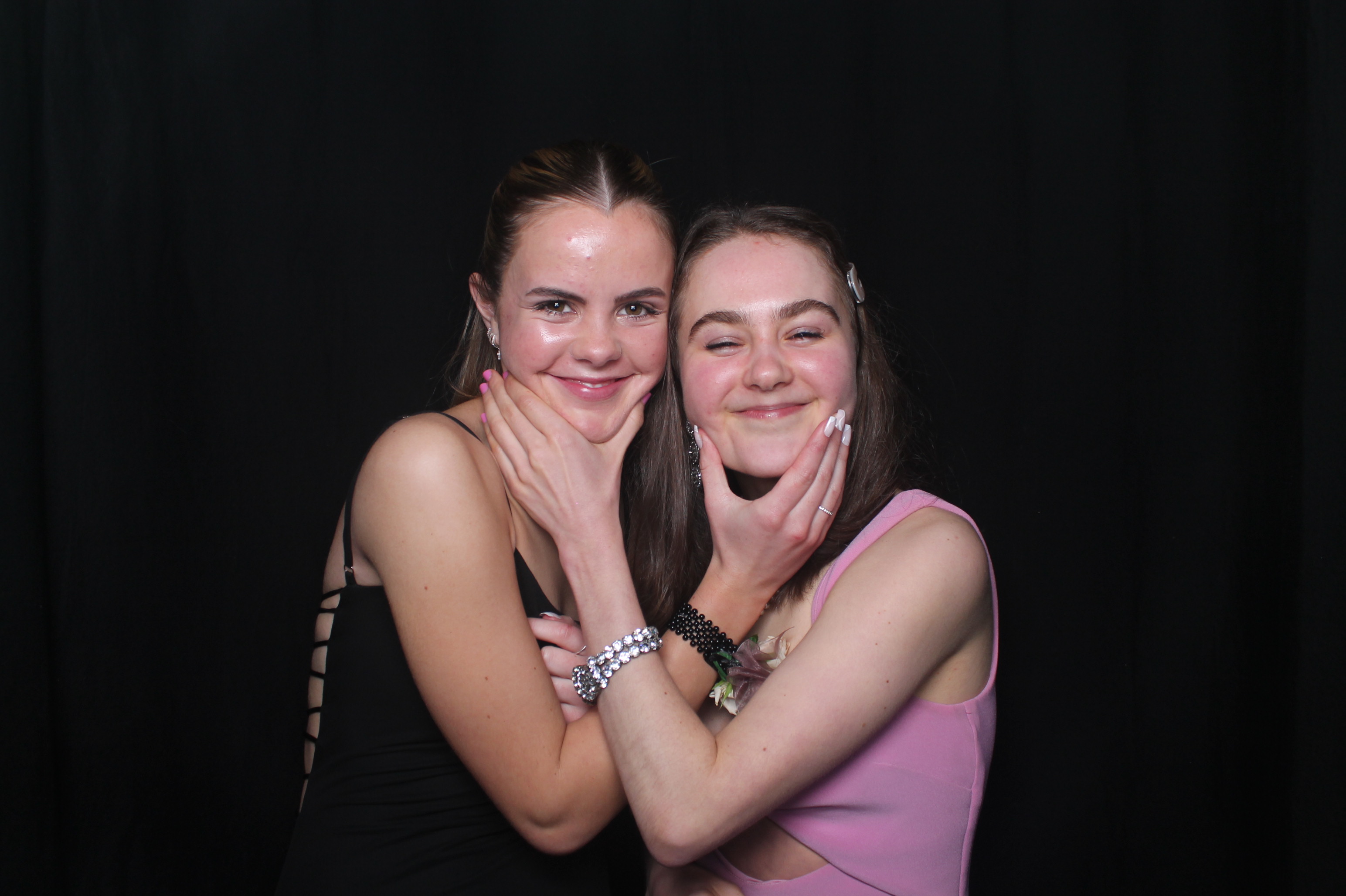 Solway College Ball 2022 | View more photos from the event at wgtngallery.classicphotobooths.co.nz/u/wgtncpbgallery/Solway-College-Ball-2022