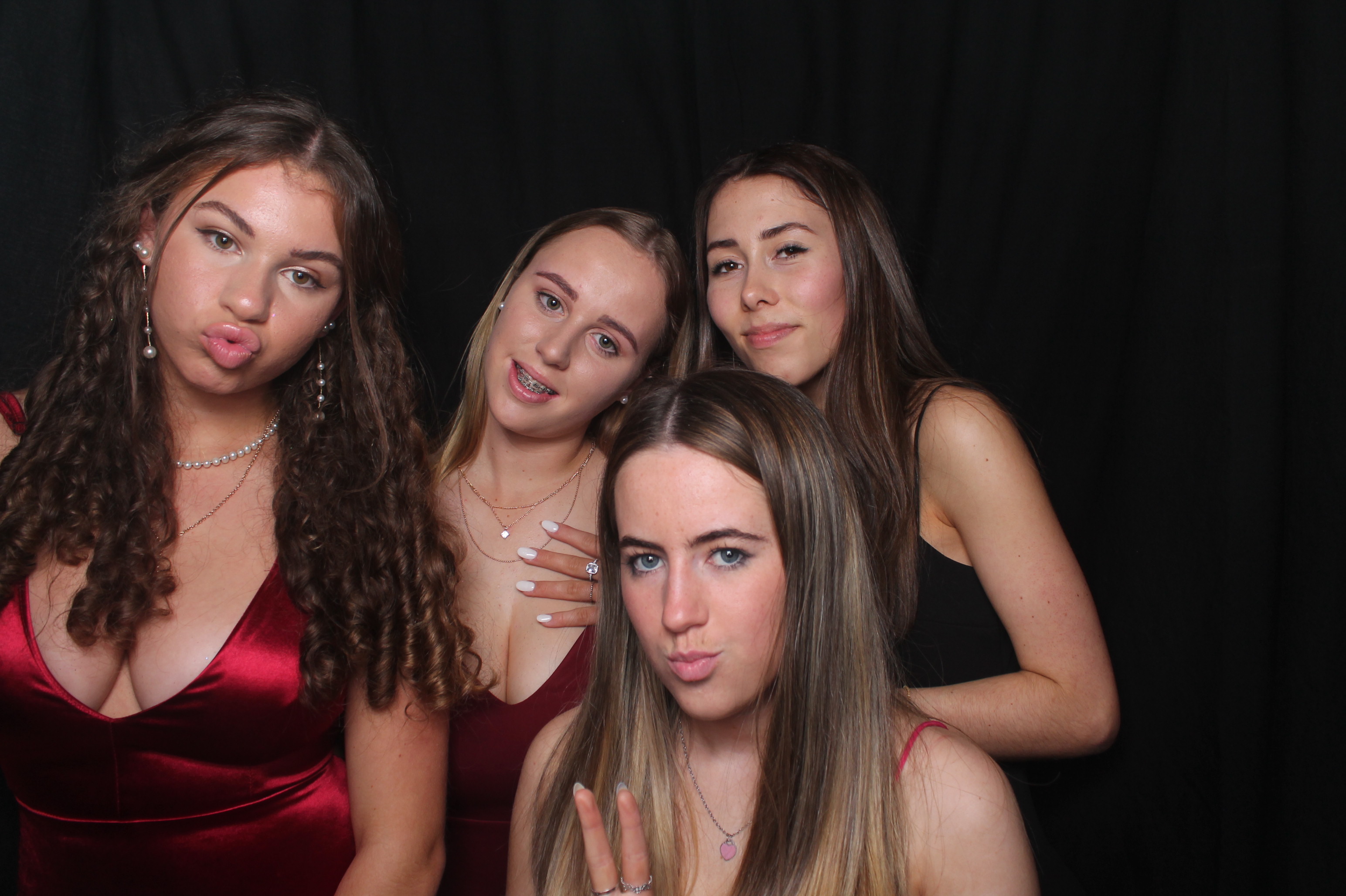 Solway College Ball 2022 | View more photos from the event at wgtngallery.classicphotobooths.co.nz/u/wgtncpbgallery/Solway-College-Ball-2022