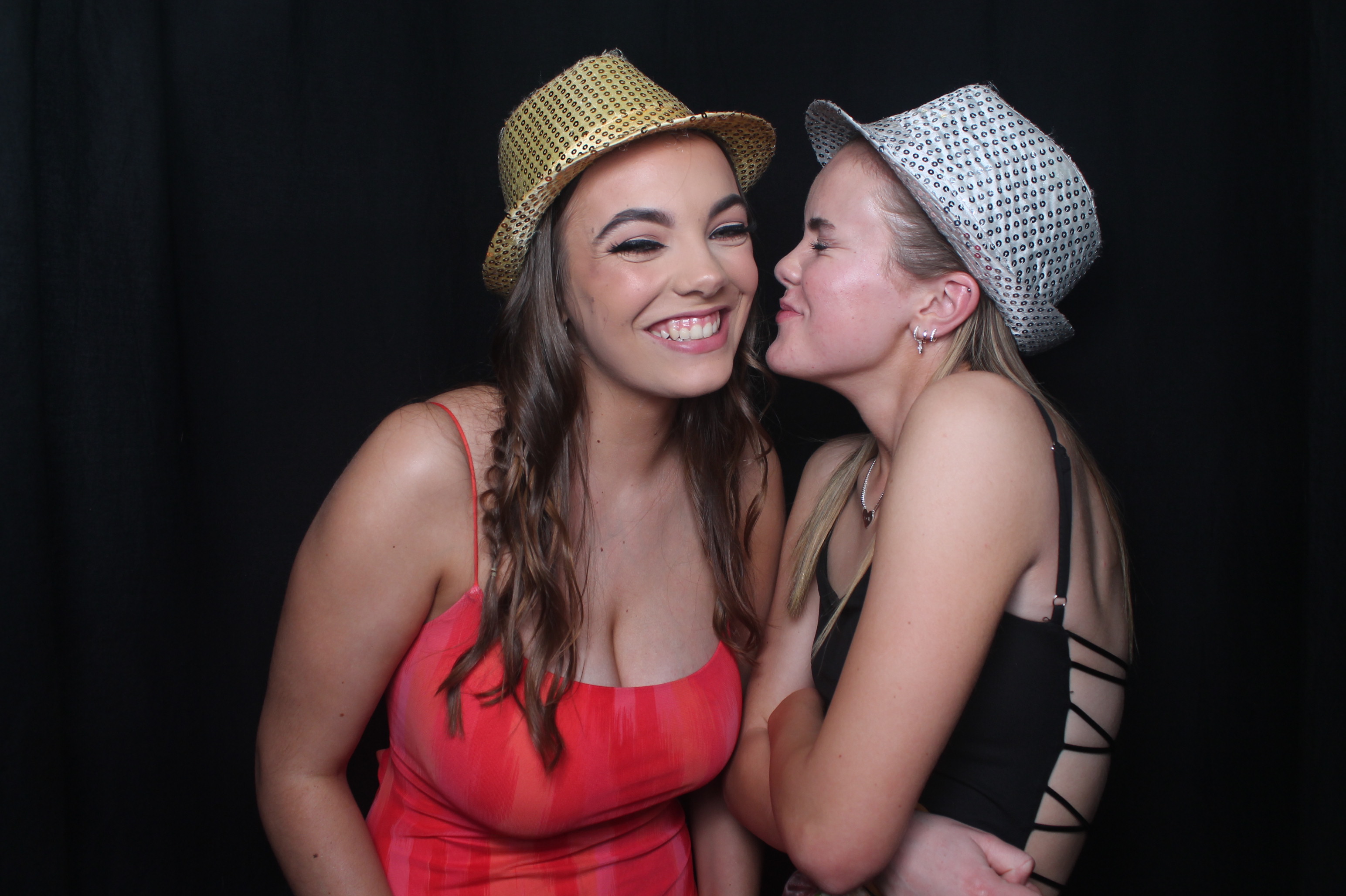 Solway College Ball 2022 | View more photos from the event at wgtngallery.classicphotobooths.co.nz/u/wgtncpbgallery/Solway-College-Ball-2022