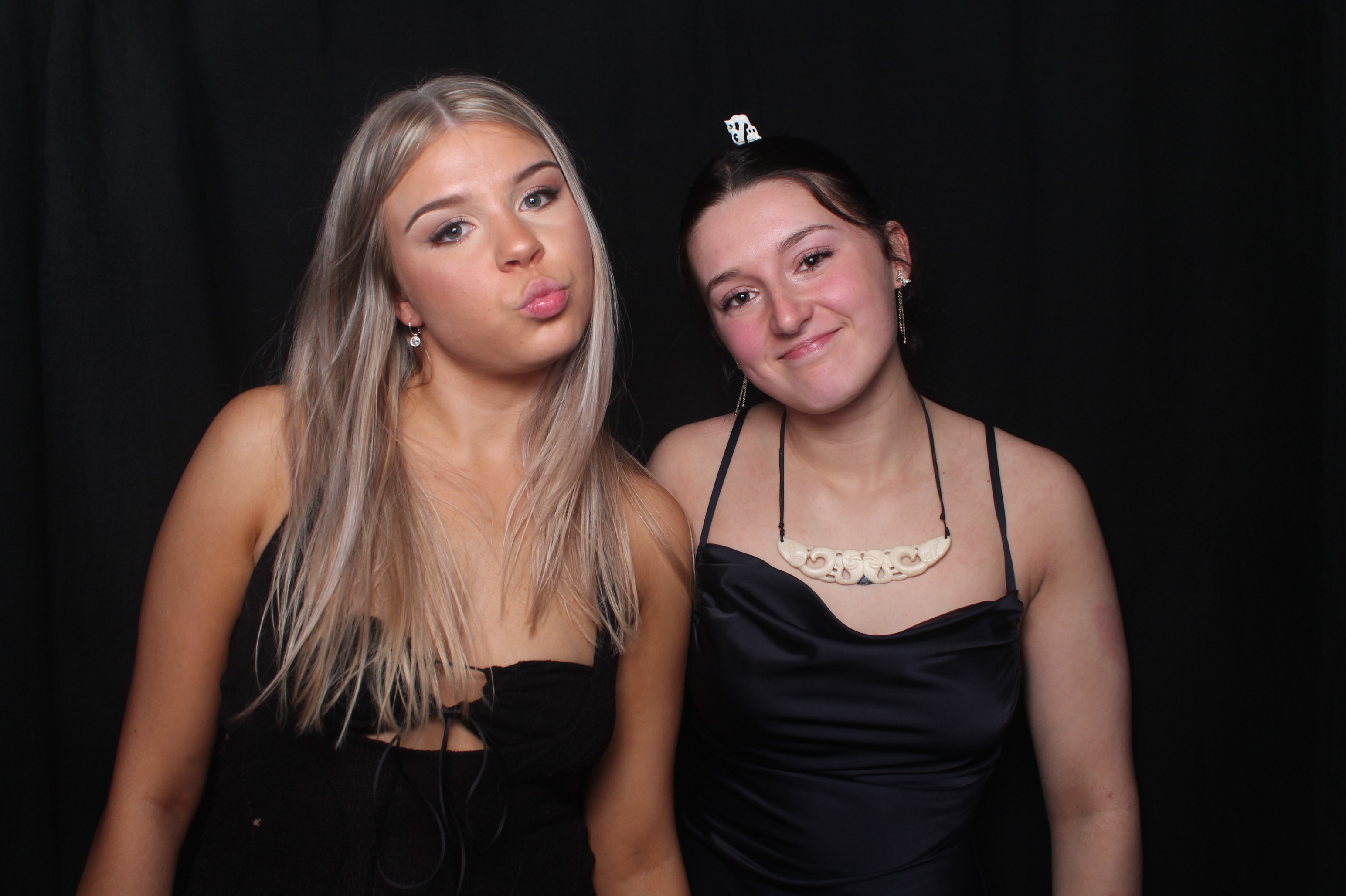 Solway College Ball 2022 | View more photos from the event at wgtngallery.classicphotobooths.co.nz/u/wgtncpbgallery/Solway-College-Ball-2022