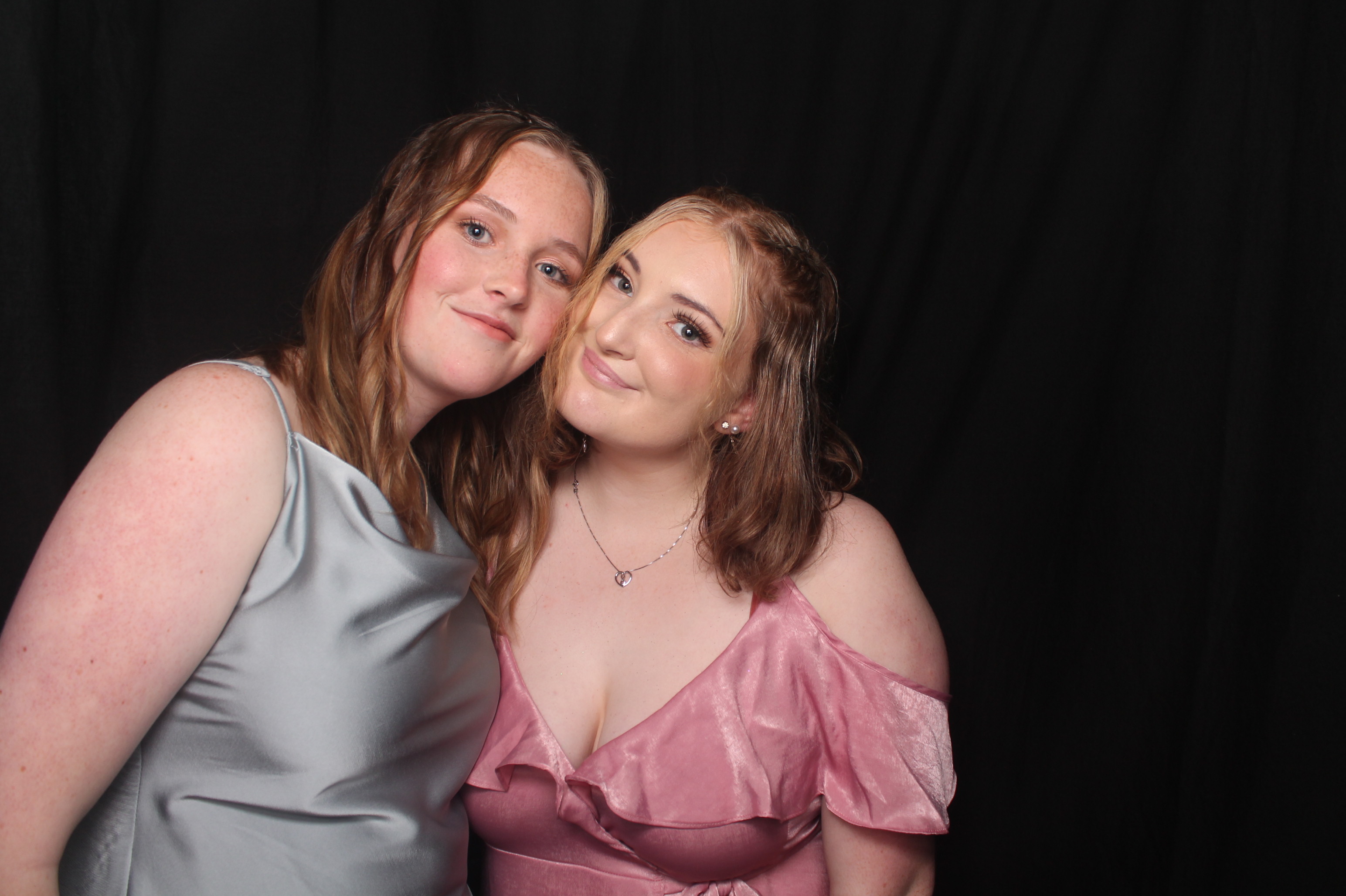 Solway College Ball 2022 | View more photos from the event at wgtngallery.classicphotobooths.co.nz/u/wgtncpbgallery/Solway-College-Ball-2022