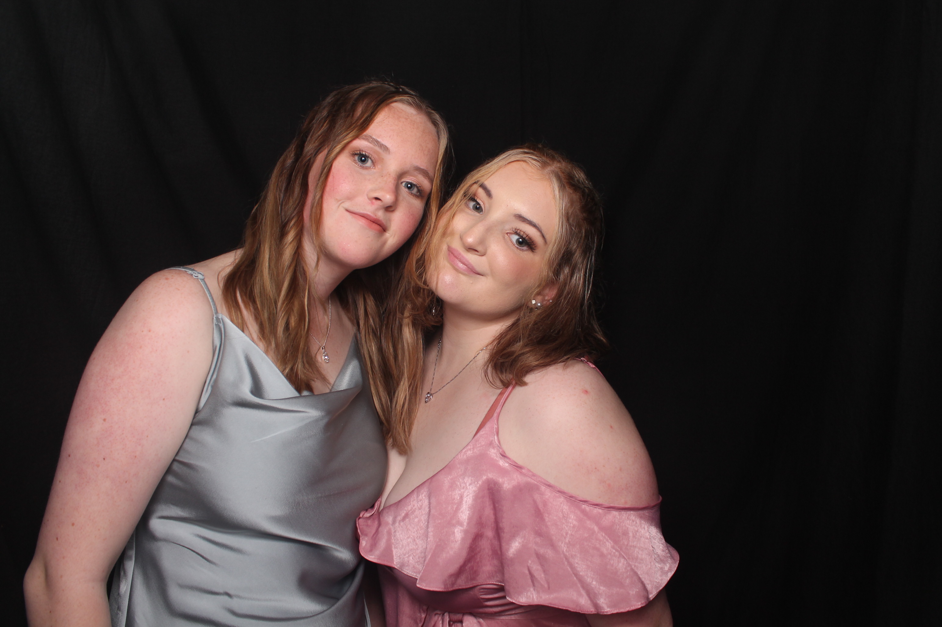 Solway College Ball 2022 | View more photos from the event at wgtngallery.classicphotobooths.co.nz/u/wgtncpbgallery/Solway-College-Ball-2022