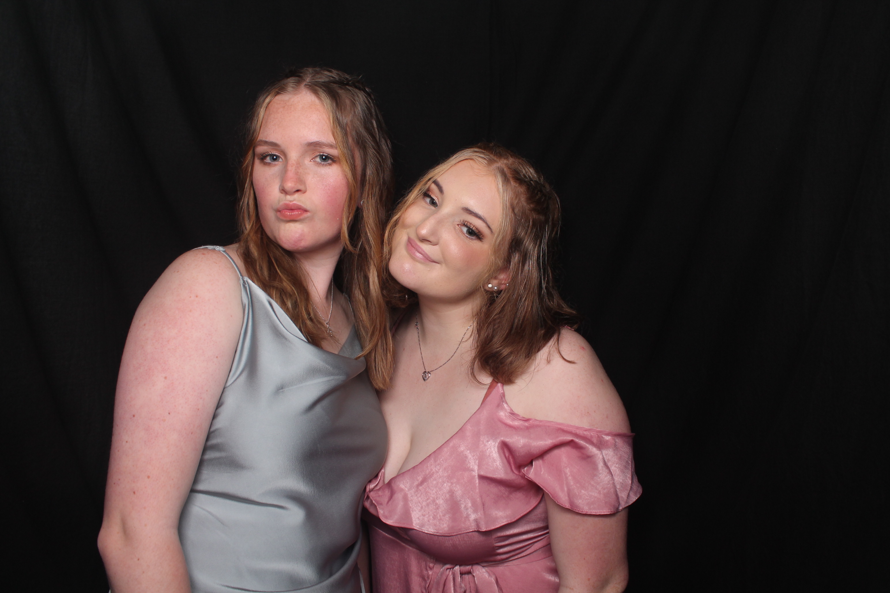 Solway College Ball 2022 | View more photos from the event at wgtngallery.classicphotobooths.co.nz/u/wgtncpbgallery/Solway-College-Ball-2022