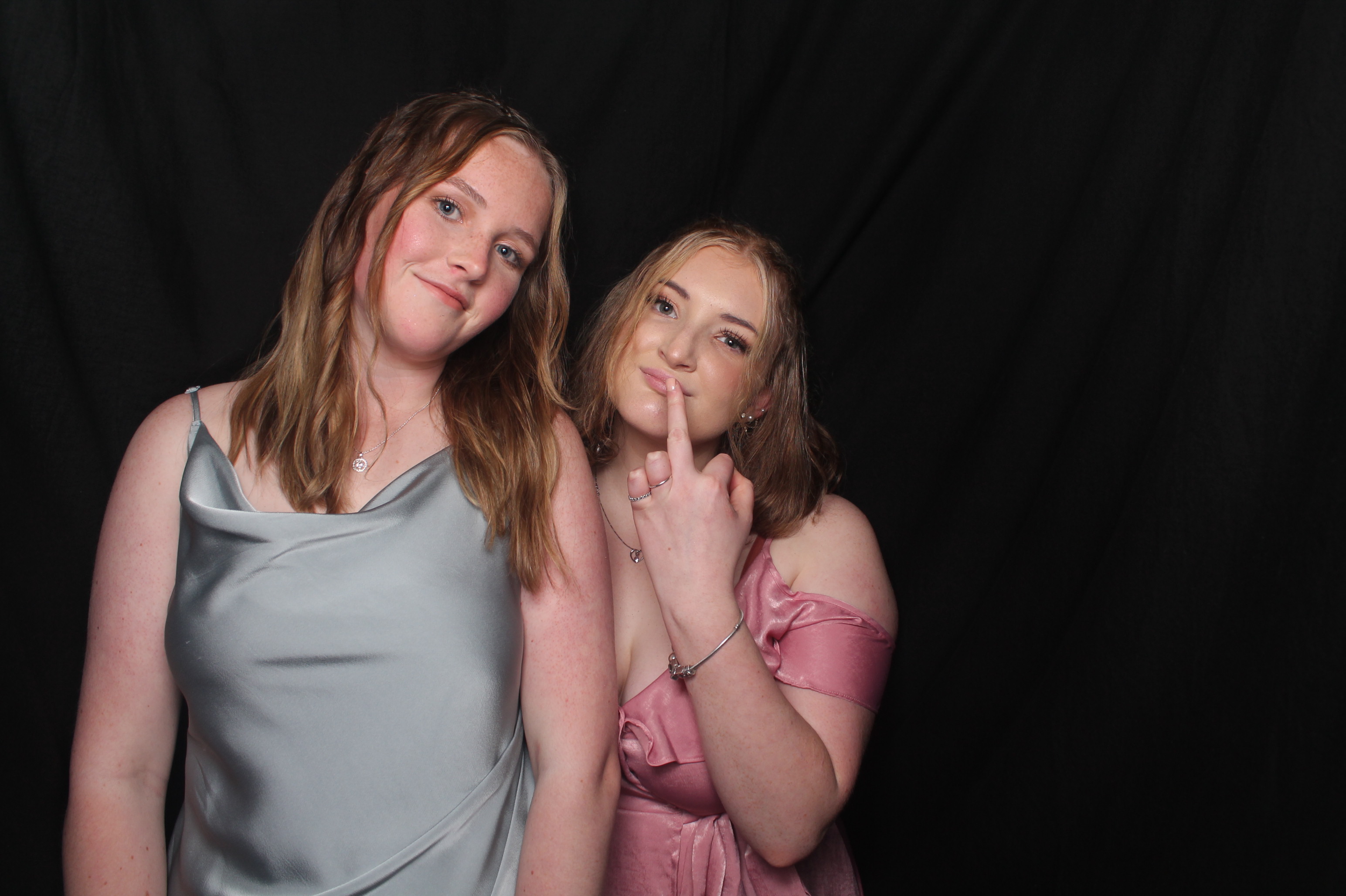 Solway College Ball 2022 | View more photos from the event at wgtngallery.classicphotobooths.co.nz/u/wgtncpbgallery/Solway-College-Ball-2022