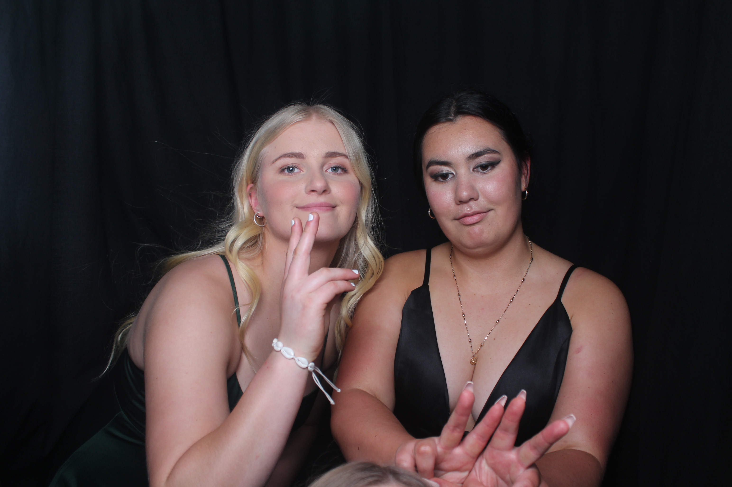 Solway College Ball 2022 | View more photos from the event at wgtngallery.classicphotobooths.co.nz/u/wgtncpbgallery/Solway-College-Ball-2022