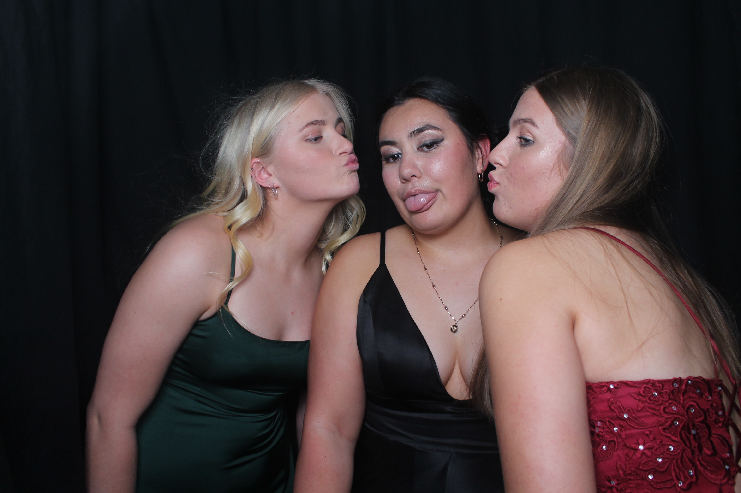 Solway College Ball 2022 | View more photos from the event at wgtngallery.classicphotobooths.co.nz/u/wgtncpbgallery/Solway-College-Ball-2022