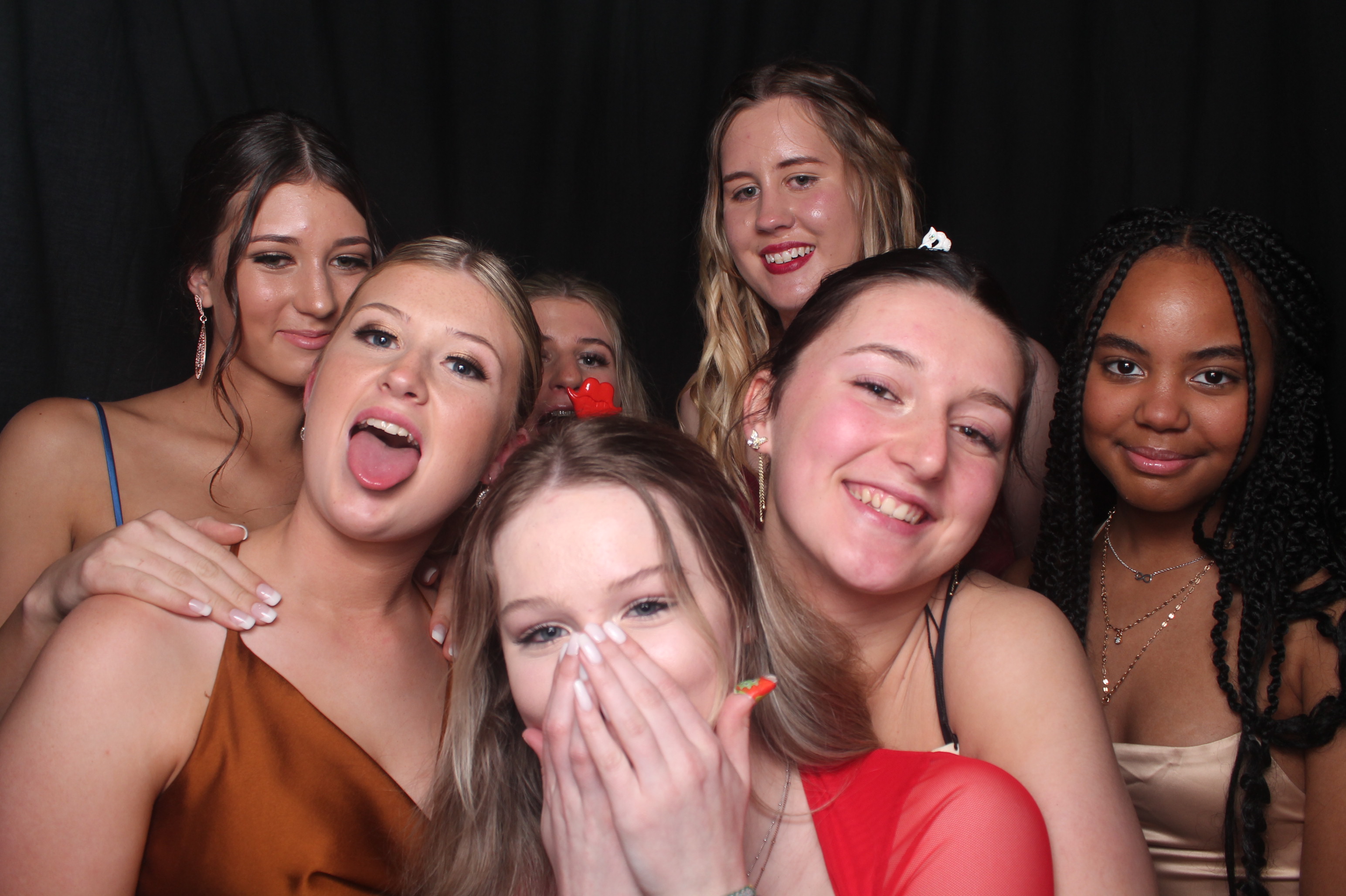 Solway College Ball 2022 | View more photos from the event at wgtngallery.classicphotobooths.co.nz/u/wgtncpbgallery/Solway-College-Ball-2022