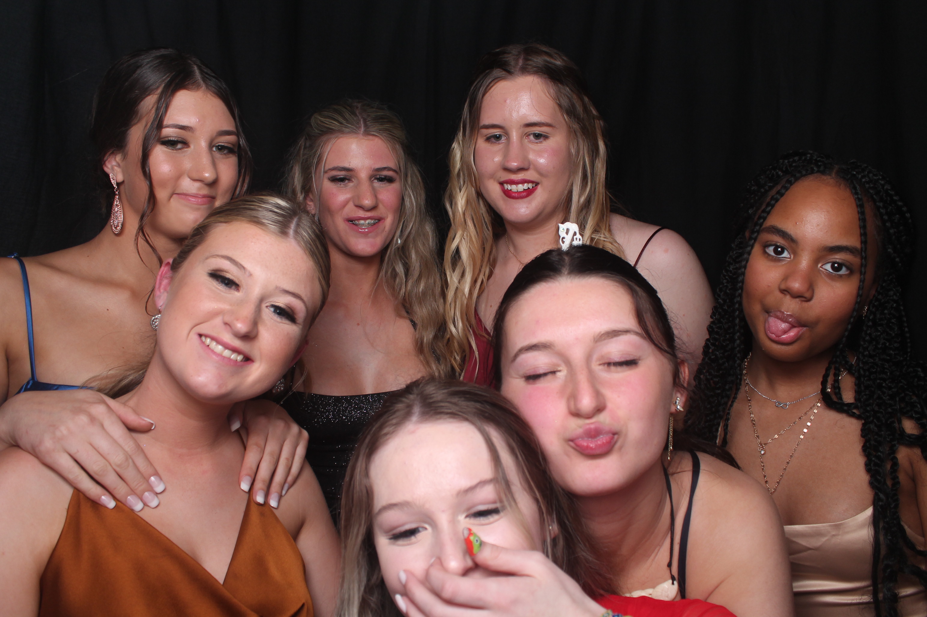 Solway College Ball 2022 | View more photos from the event at wgtngallery.classicphotobooths.co.nz/u/wgtncpbgallery/Solway-College-Ball-2022