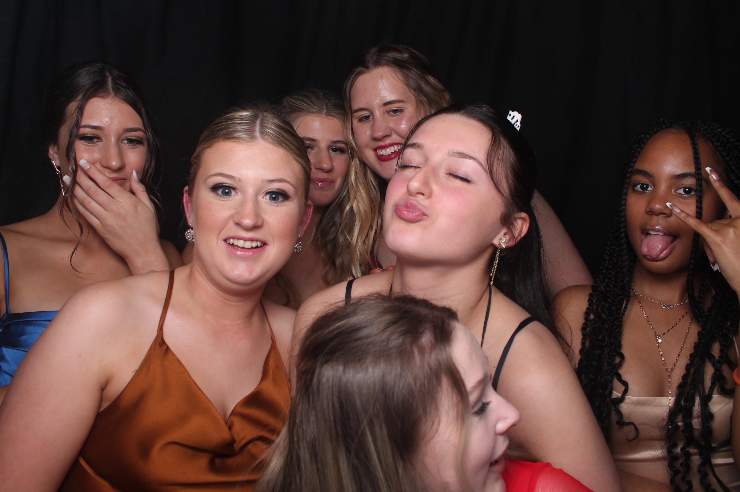 Solway College Ball 2022 | View more photos from the event at wgtngallery.classicphotobooths.co.nz/u/wgtncpbgallery/Solway-College-Ball-2022