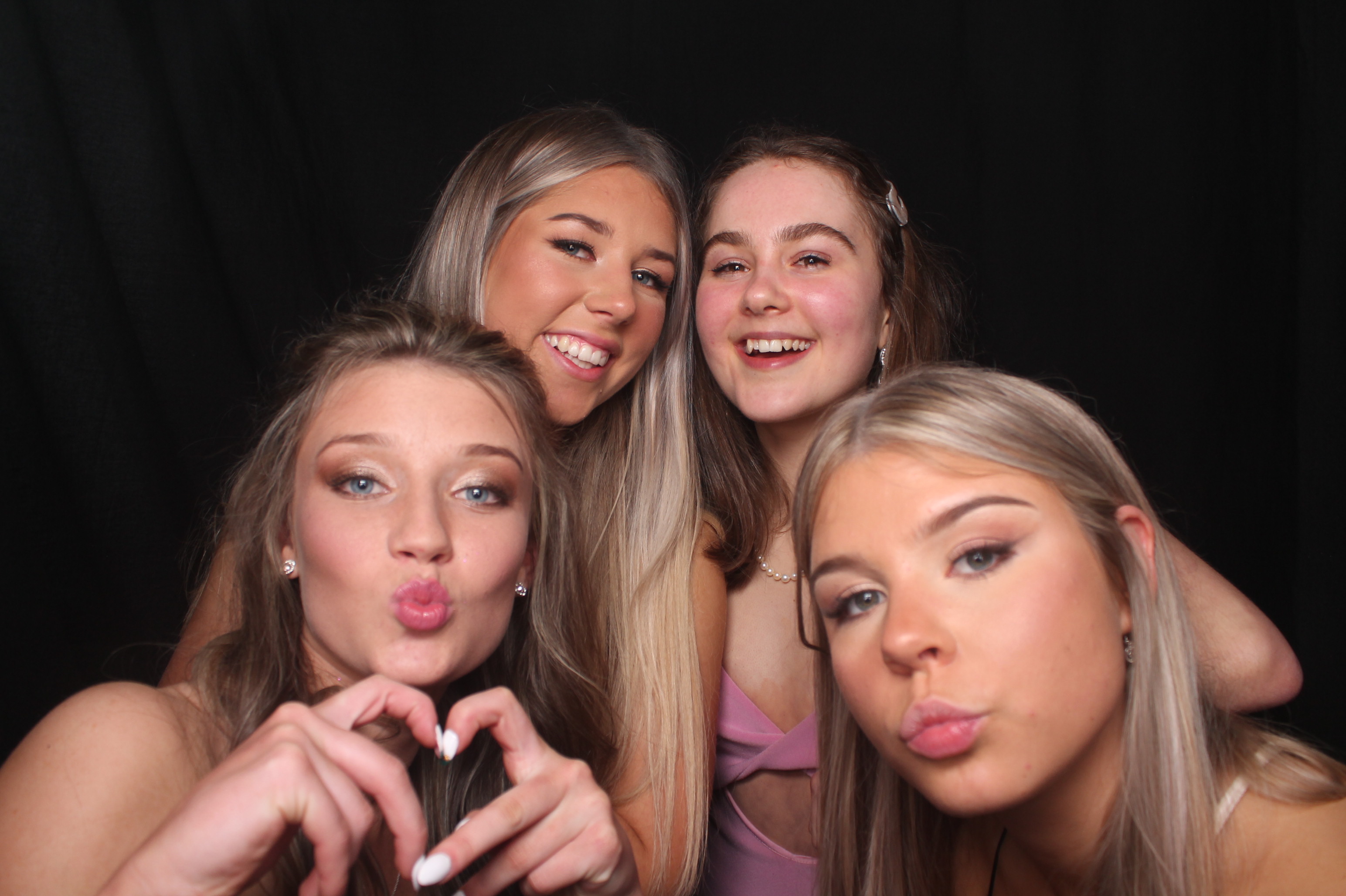 Solway College Ball 2022 | View more photos from the event at wgtngallery.classicphotobooths.co.nz/u/wgtncpbgallery/Solway-College-Ball-2022