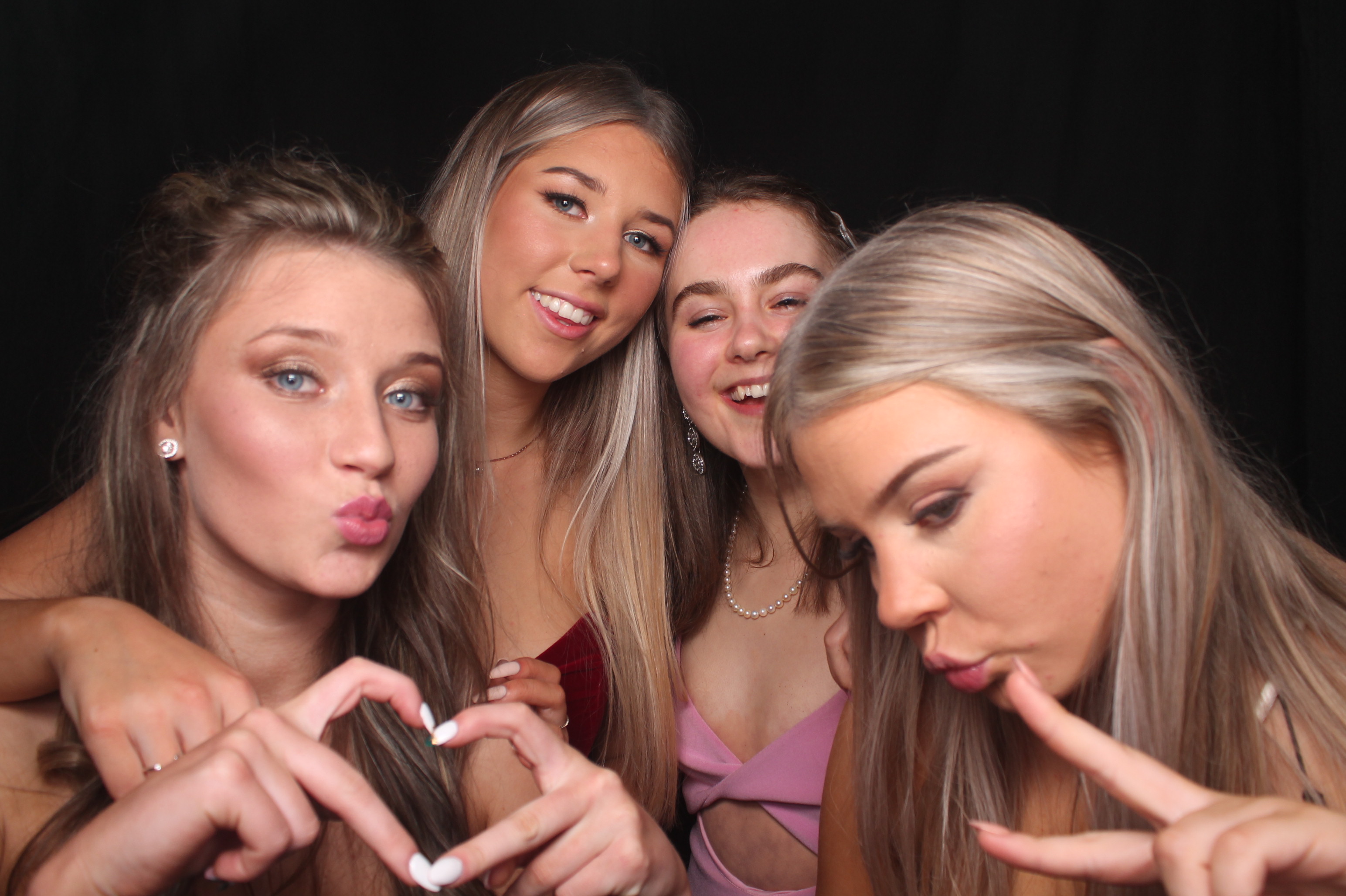 Solway College Ball 2022 | View more photos from the event at wgtngallery.classicphotobooths.co.nz/u/wgtncpbgallery/Solway-College-Ball-2022