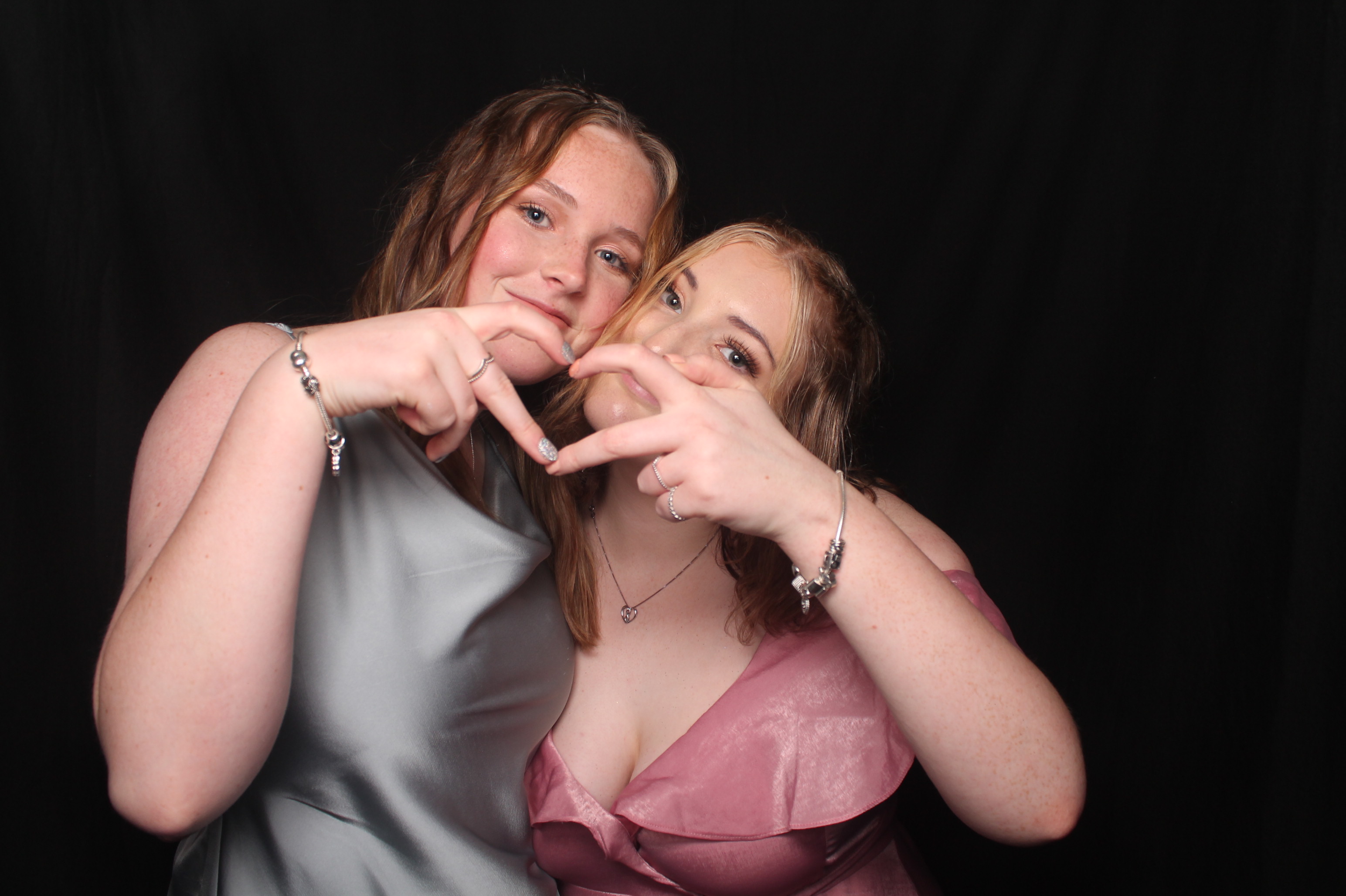 Solway College Ball 2022 | View more photos from the event at wgtngallery.classicphotobooths.co.nz/u/wgtncpbgallery/Solway-College-Ball-2022