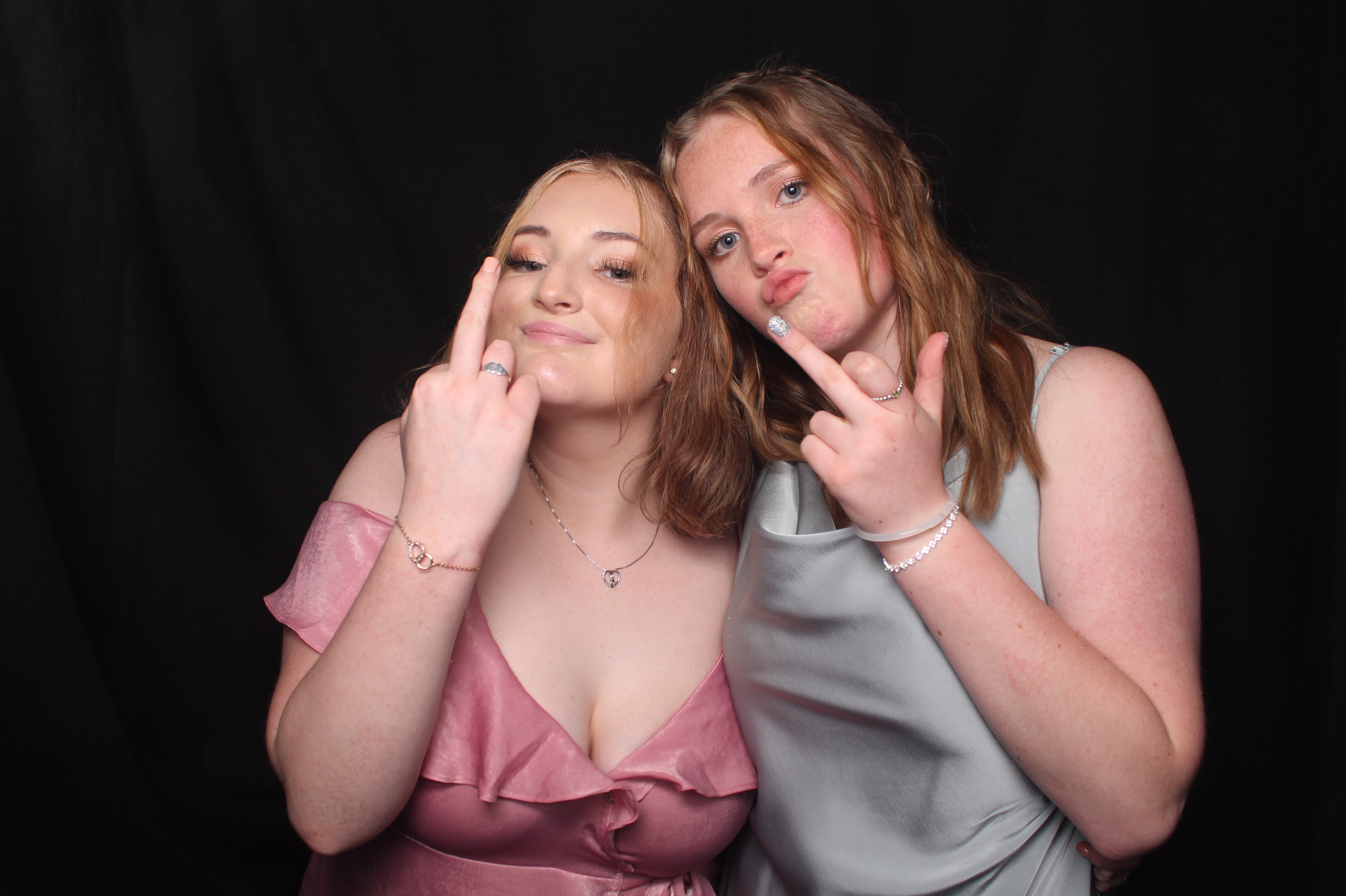 Solway College Ball 2022 | View more photos from the event at wgtngallery.classicphotobooths.co.nz/u/wgtncpbgallery/Solway-College-Ball-2022