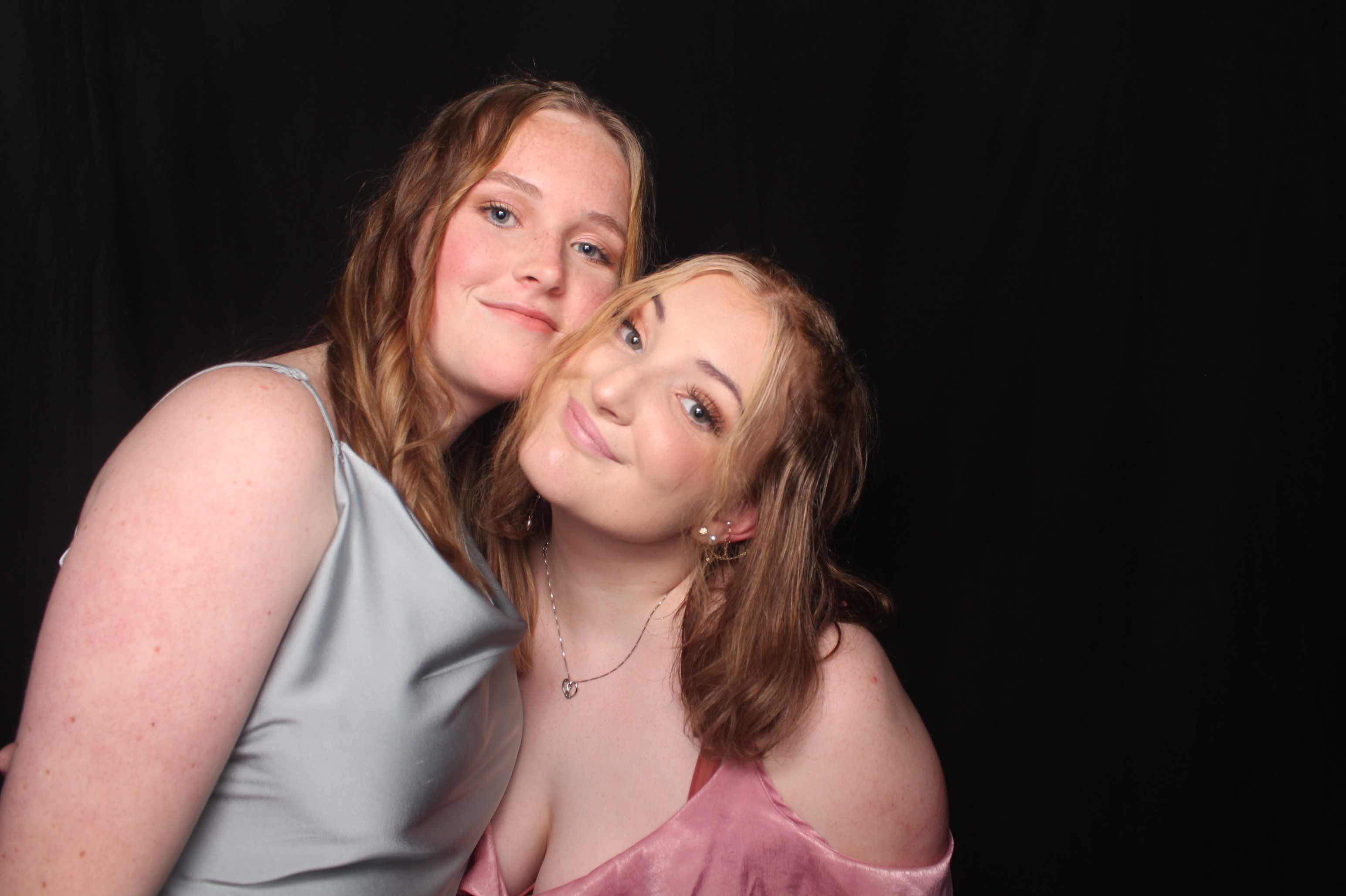 Solway College Ball 2022 | View more photos from the event at wgtngallery.classicphotobooths.co.nz/u/wgtncpbgallery/Solway-College-Ball-2022