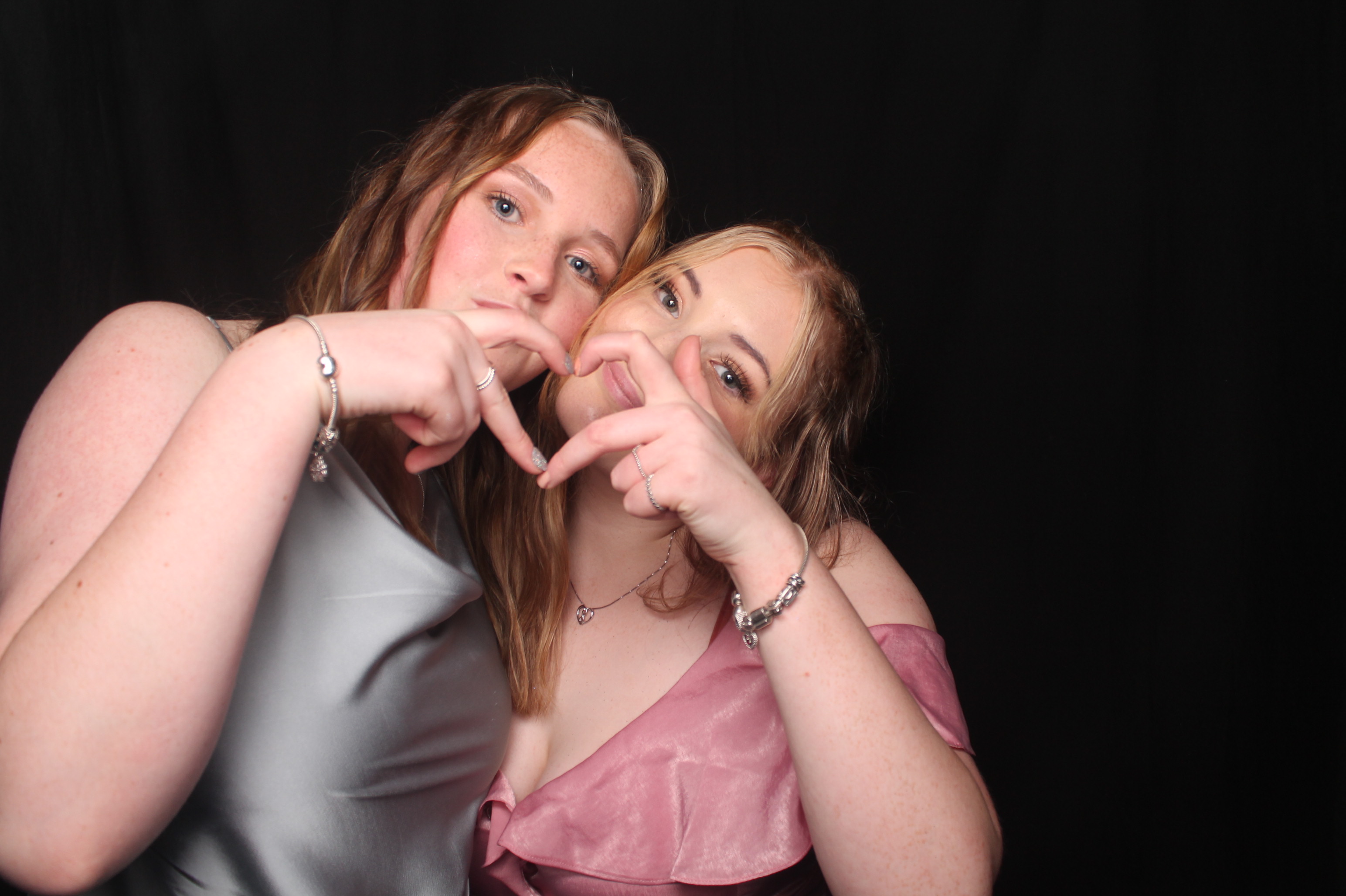 Solway College Ball 2022 | View more photos from the event at wgtngallery.classicphotobooths.co.nz/u/wgtncpbgallery/Solway-College-Ball-2022