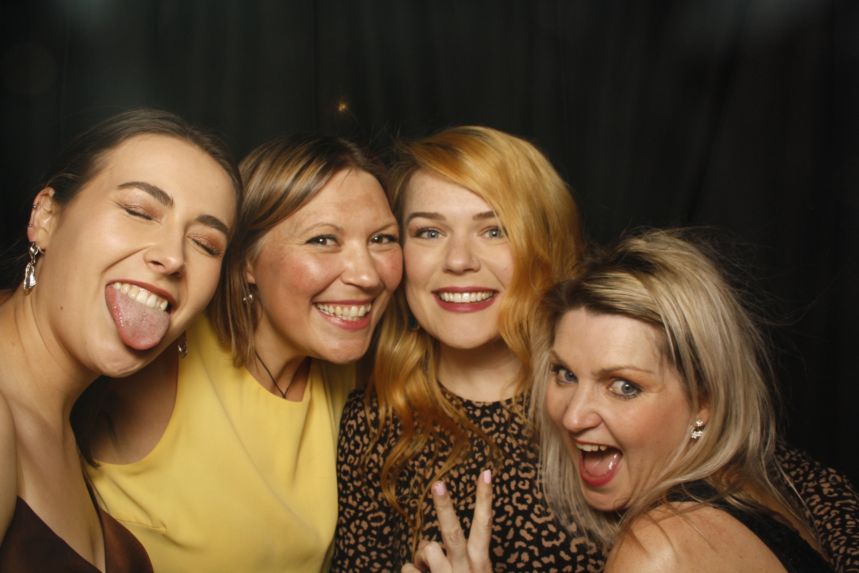 Stacey's 30 + 10 Party! | View more photos from the event at wgtngallery.classicphotobooths.co.nz/u/wgtncpbgallery/Staceys-30-10-Party